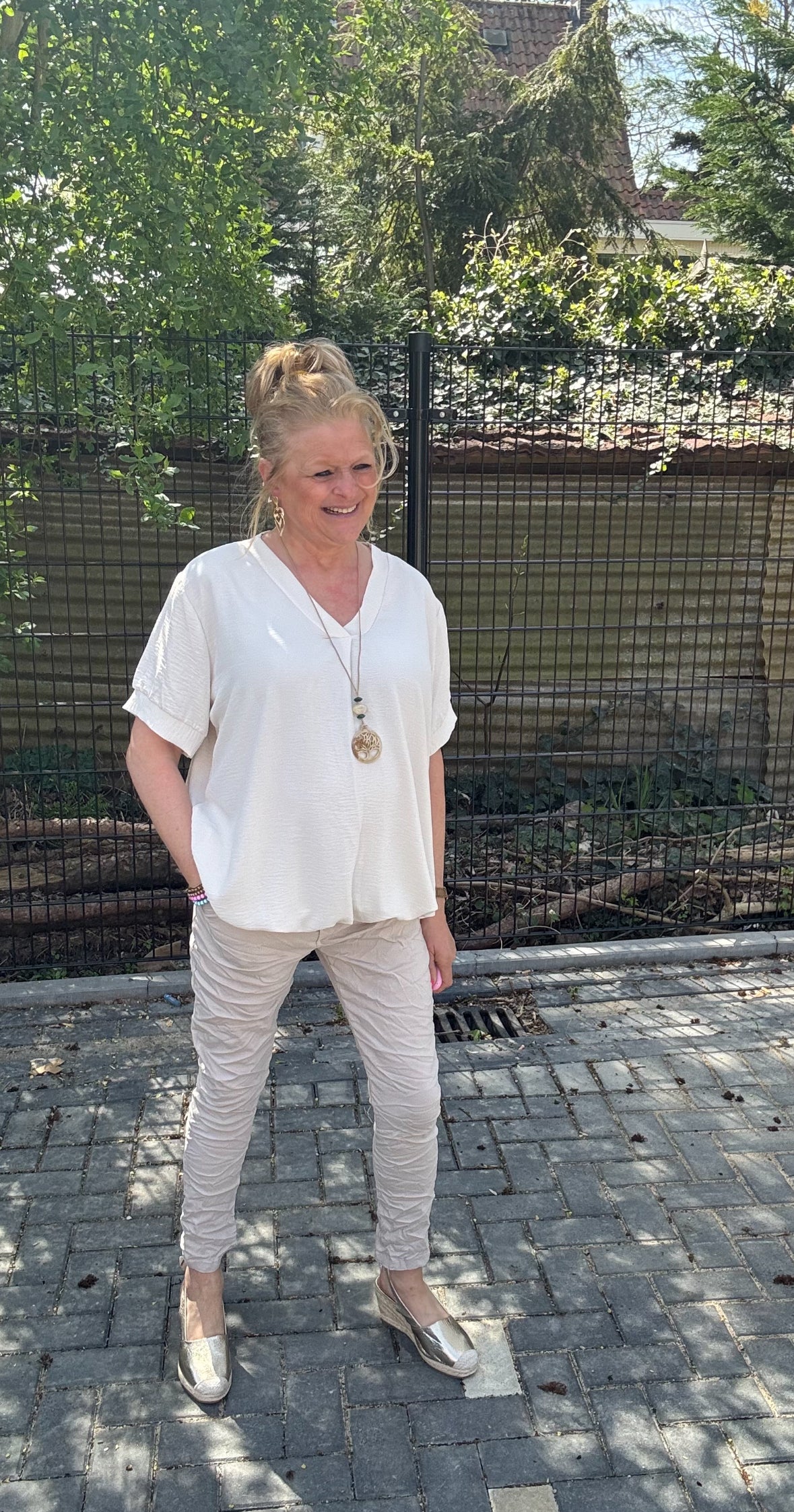 Top Bobby met ketting Offwhite