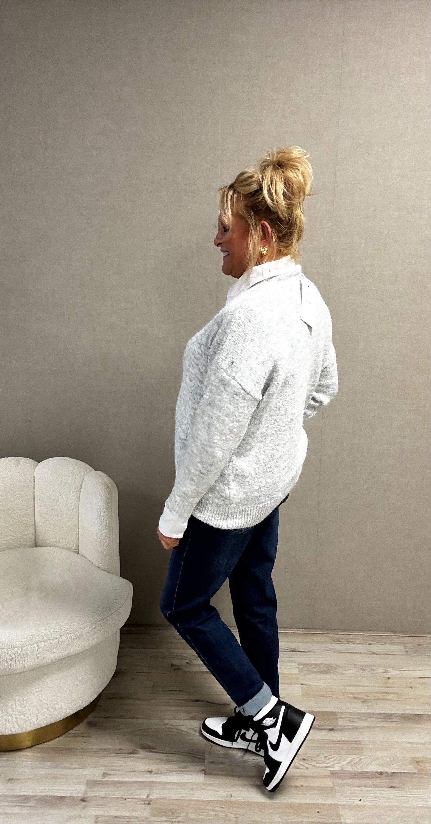 Trui met Pailletten Flower – Grijs