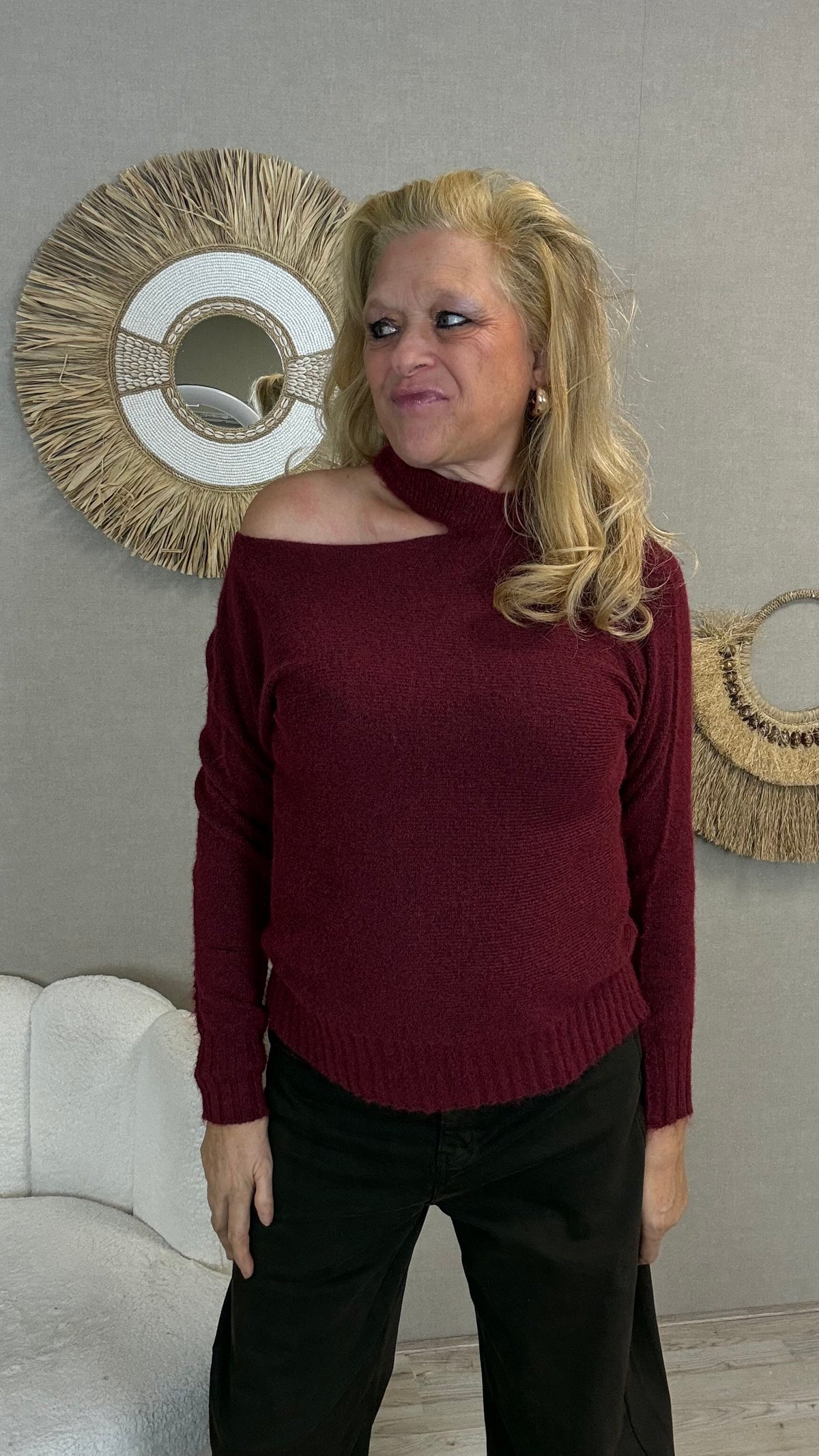Truitje Lisa met open schouder Bordeaux