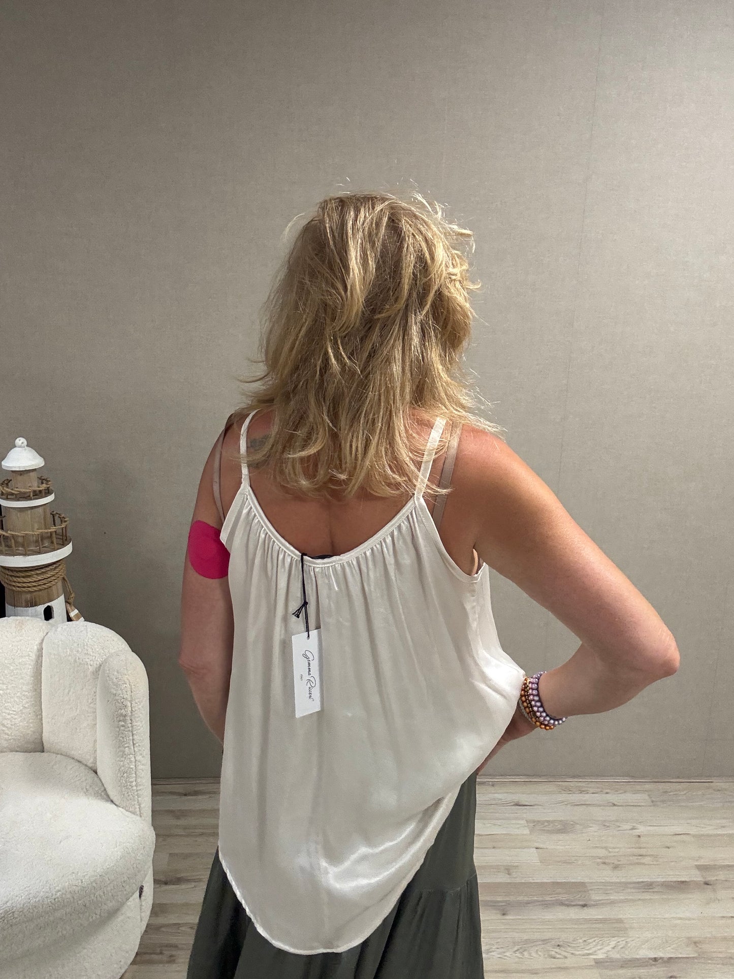 Silky top met schelpjes Vera-Jo Offwhite