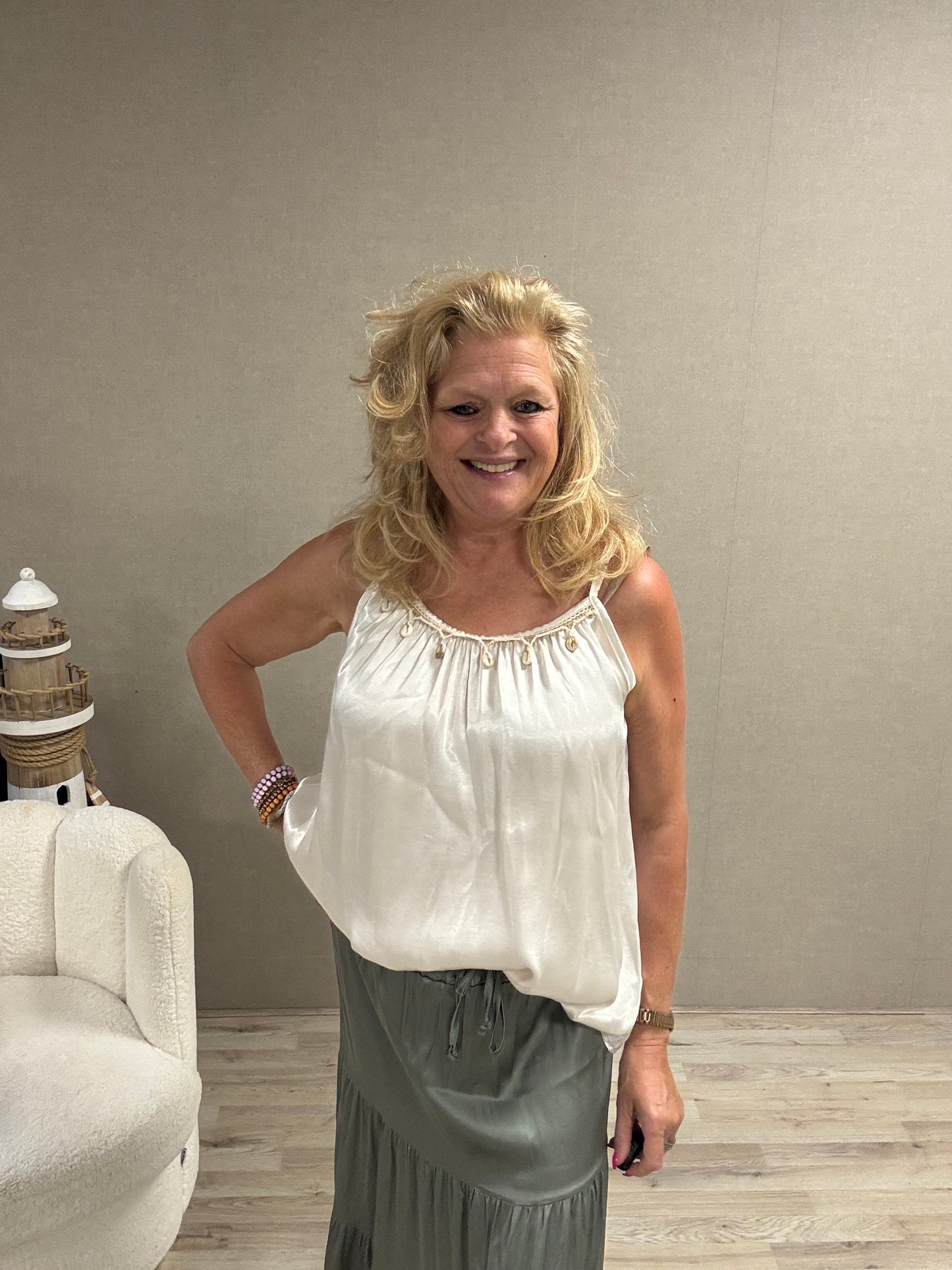 Silky top met schelpjes Vera-Jo Offwhite