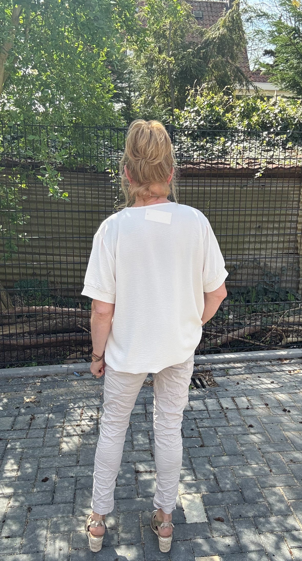 Top Bobby met ketting Offwhite