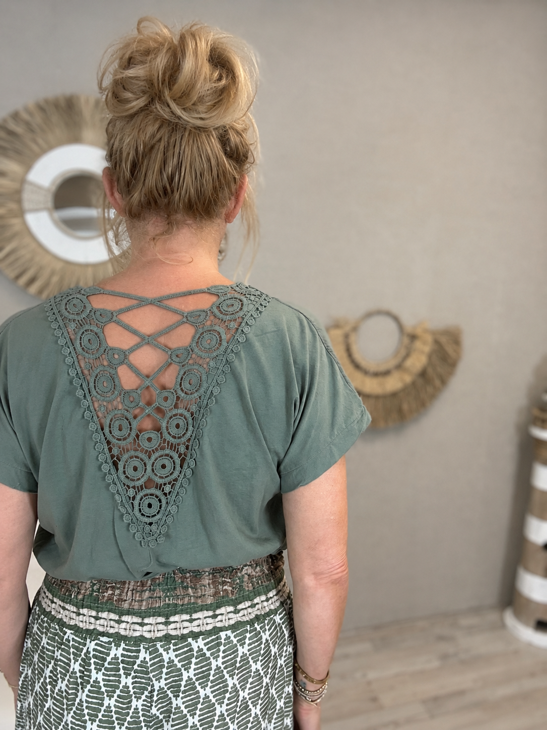 Top Liv- Kanten Rugdetail Legergroen