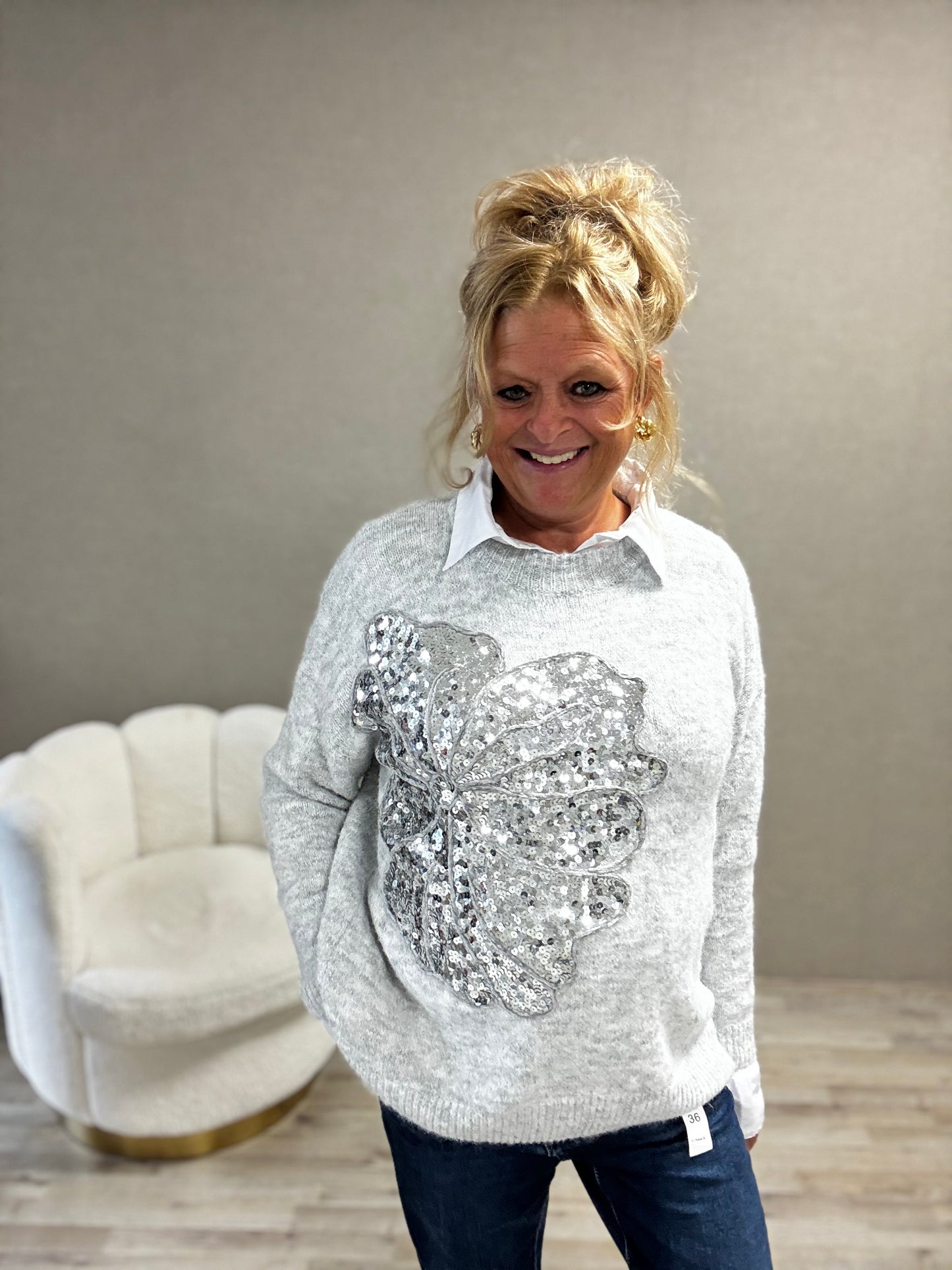 Trui met Pailletten Flower – Grijs