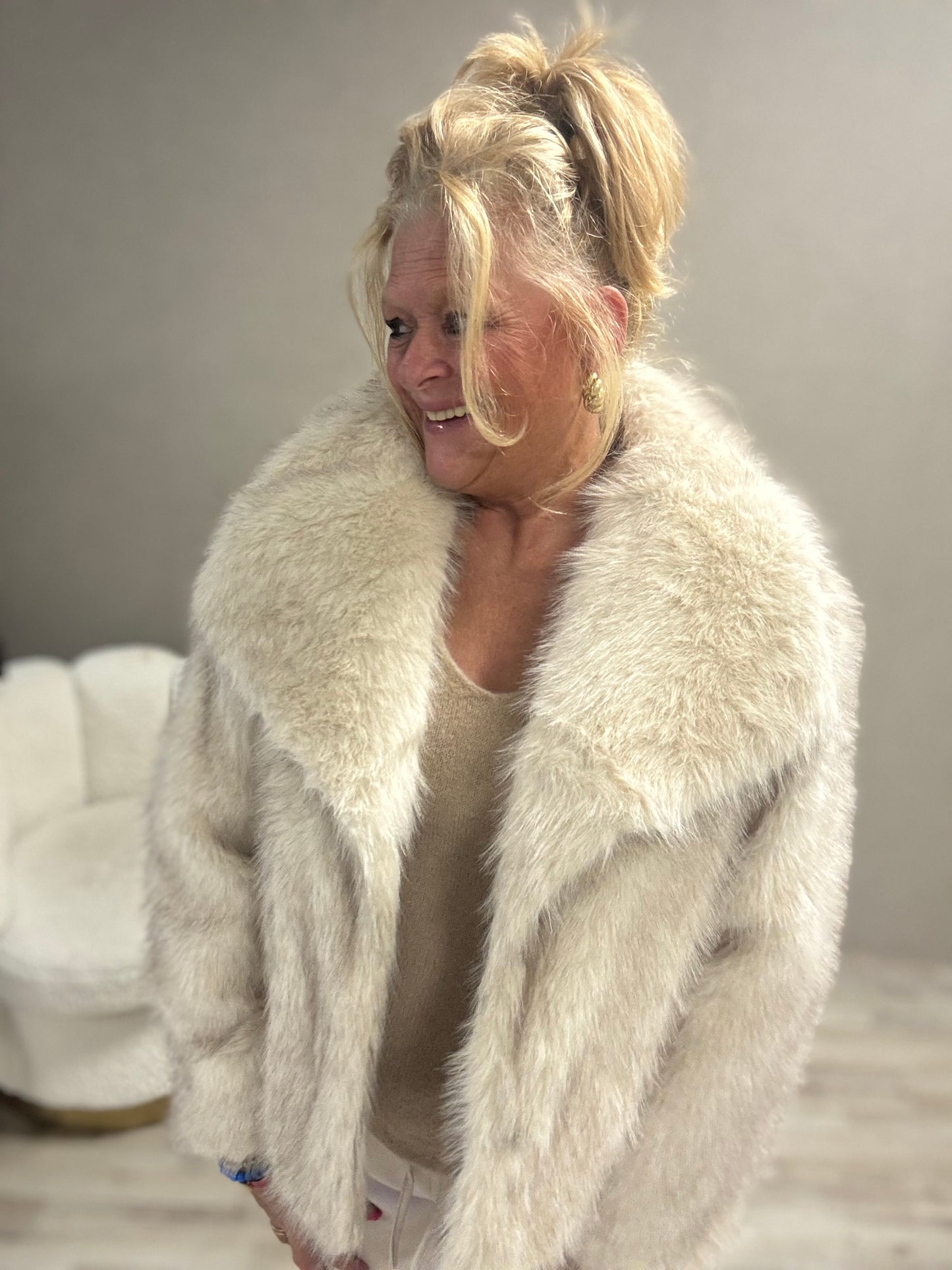 Jasje Fake Fure Beige
