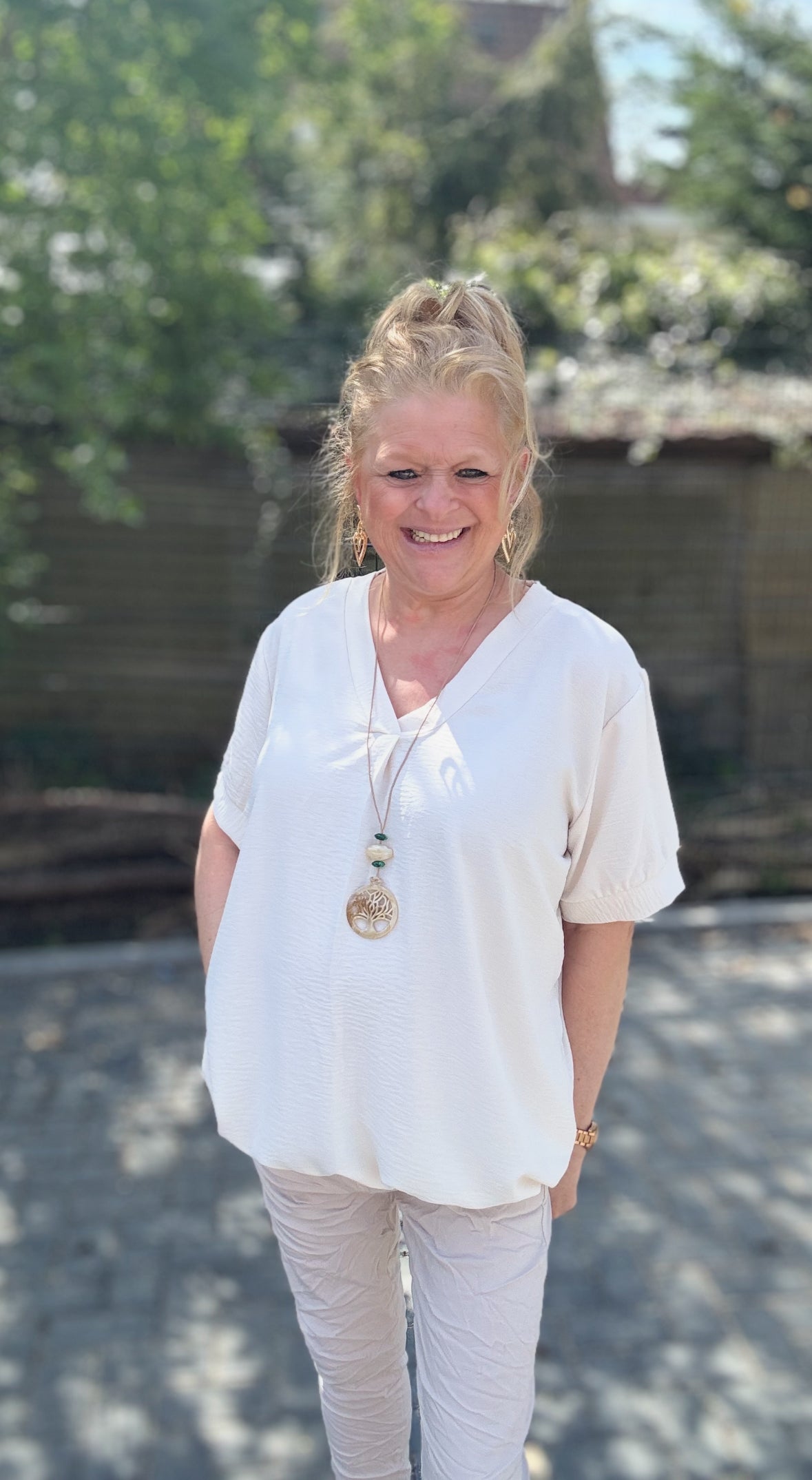 Top Bobby met ketting Offwhite