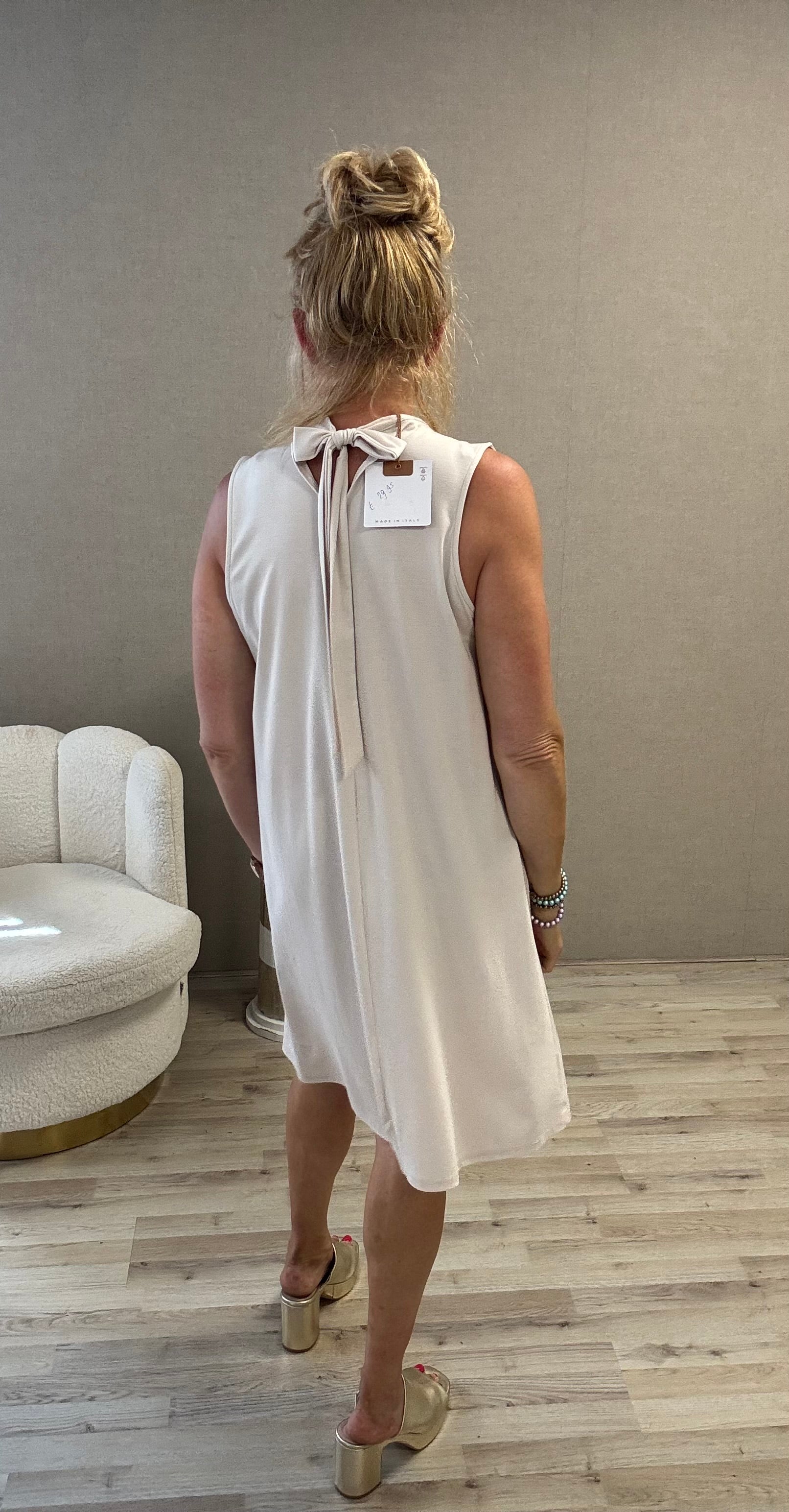Halter Jurk Mooij Beige