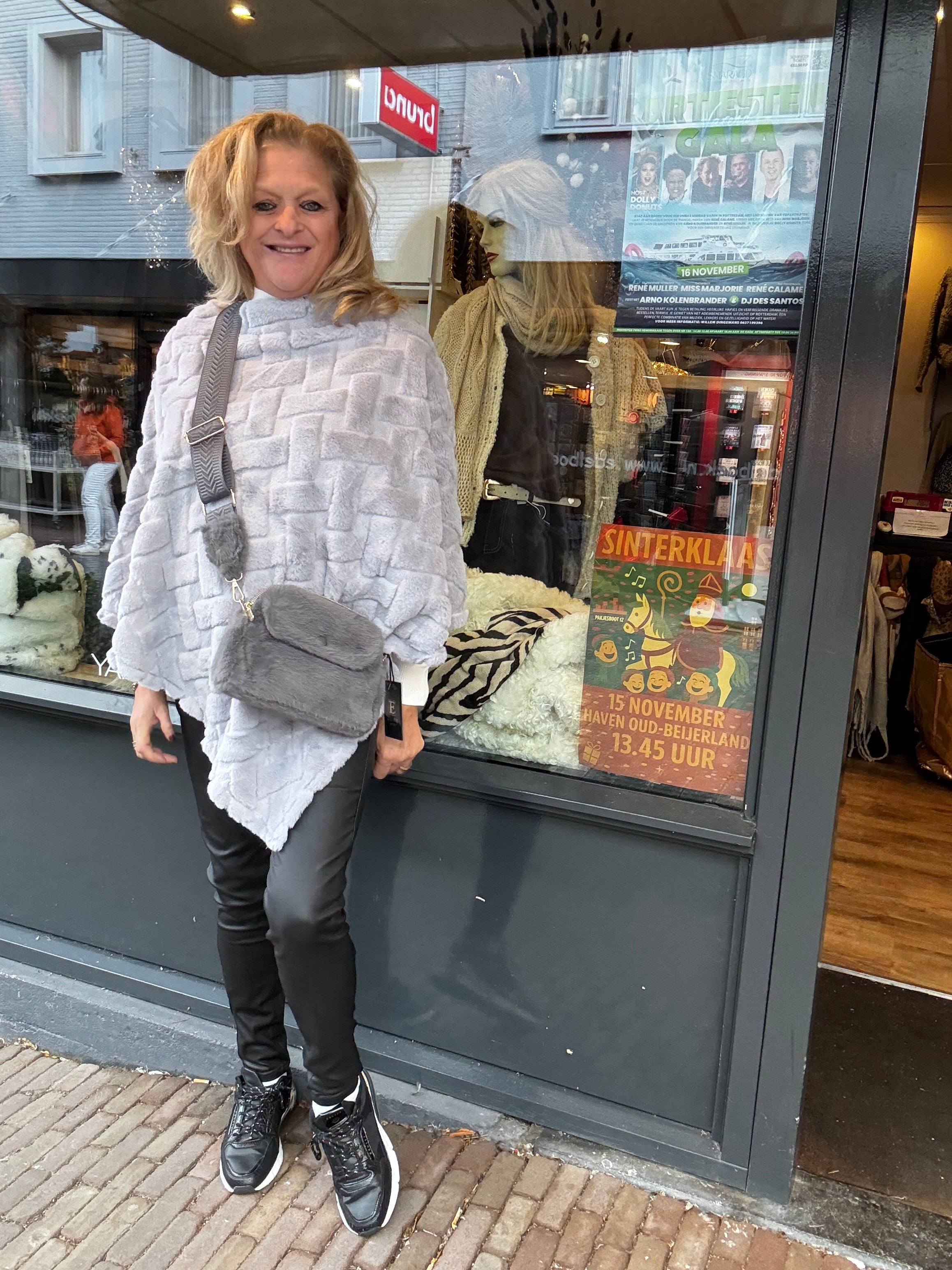 Poncho Maaike Grijs