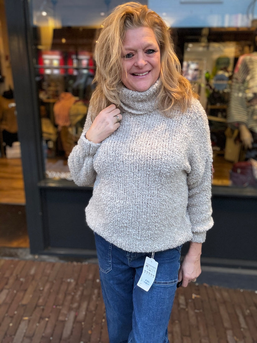 Bouclé Trui met Col