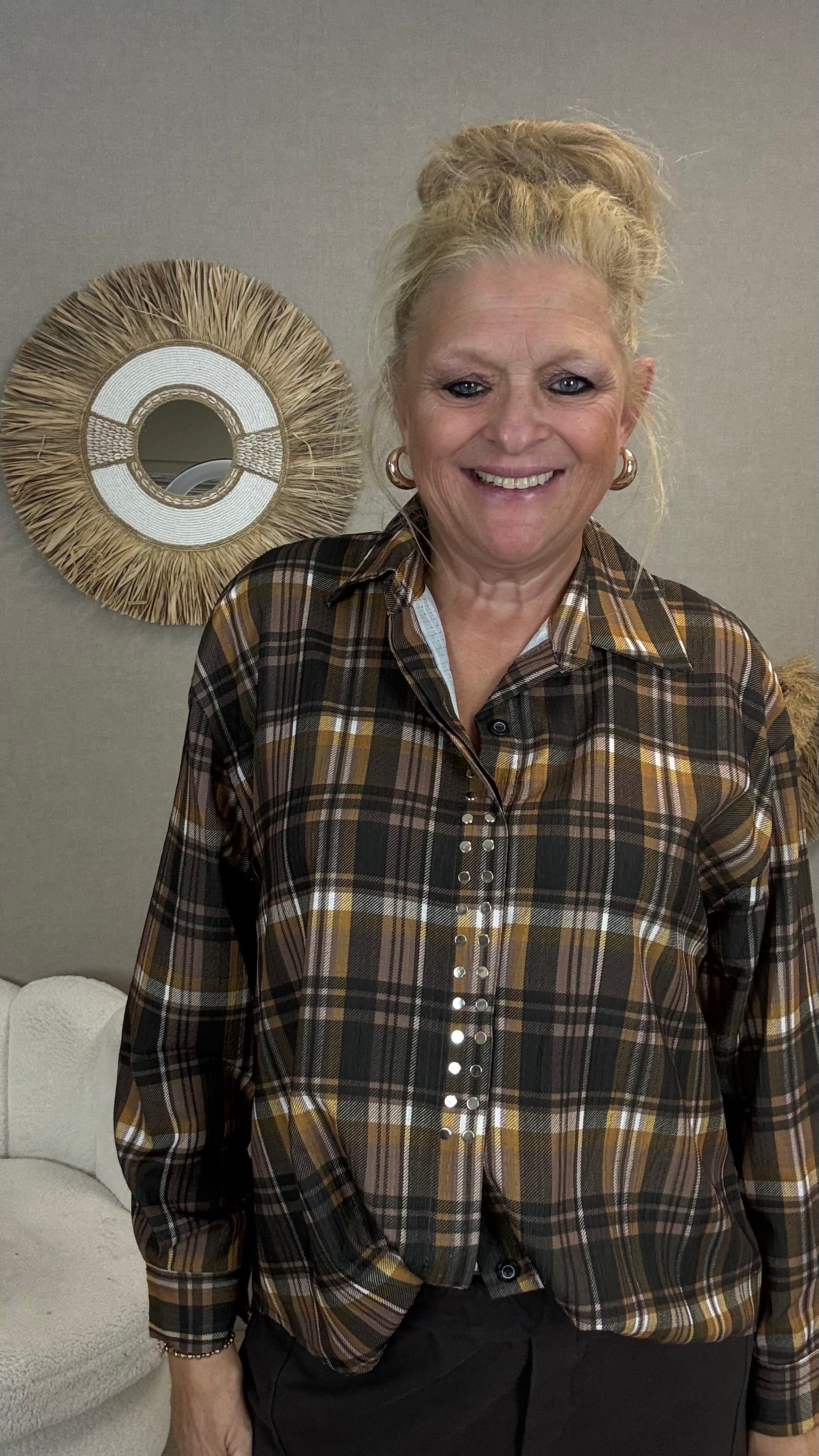 Gemma Ricceri ruitblouse met sierstuds – bruin