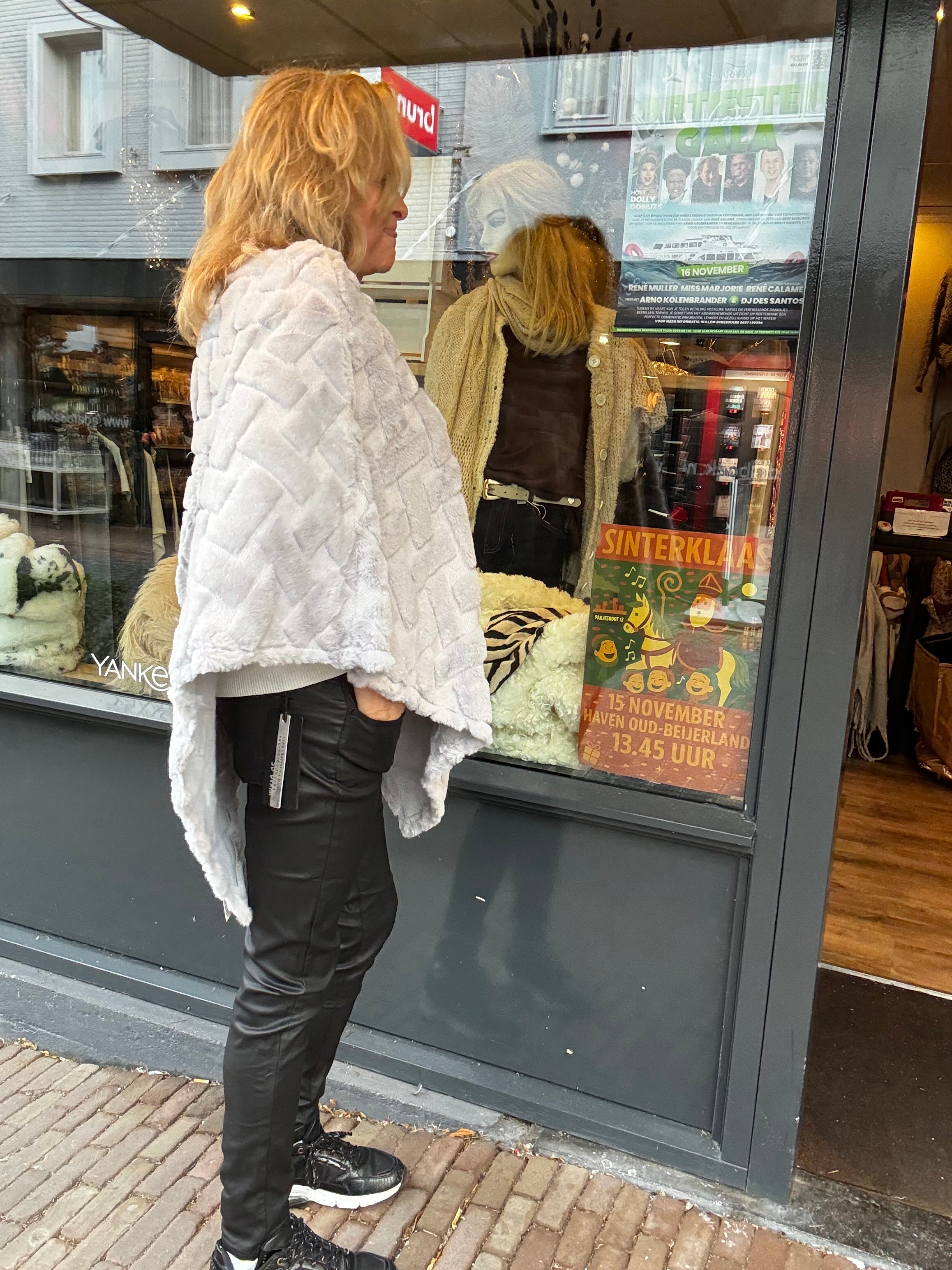 Poncho Maaike Grijs