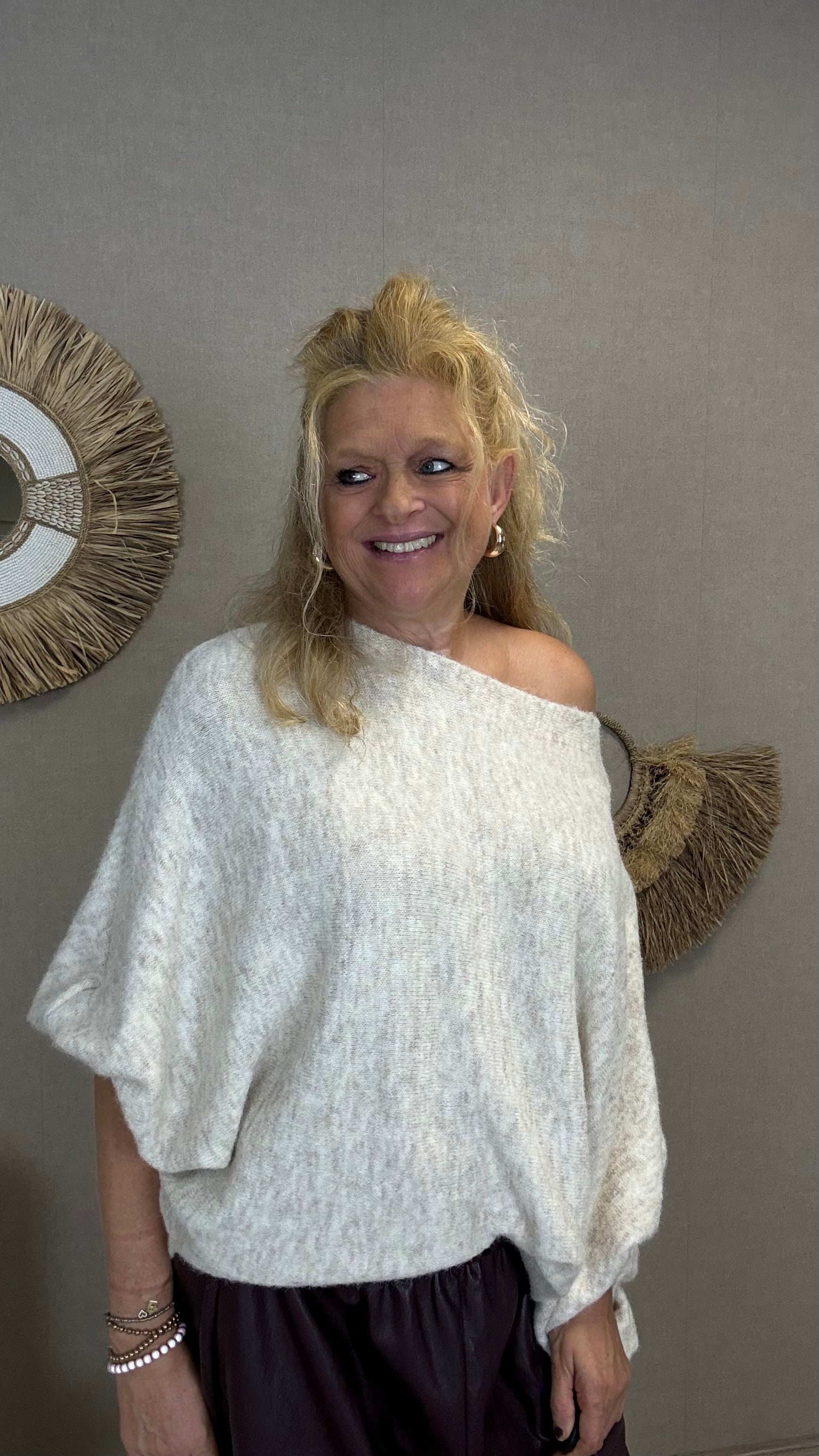 Oversized trui Jessy met ballonmouwen Beige