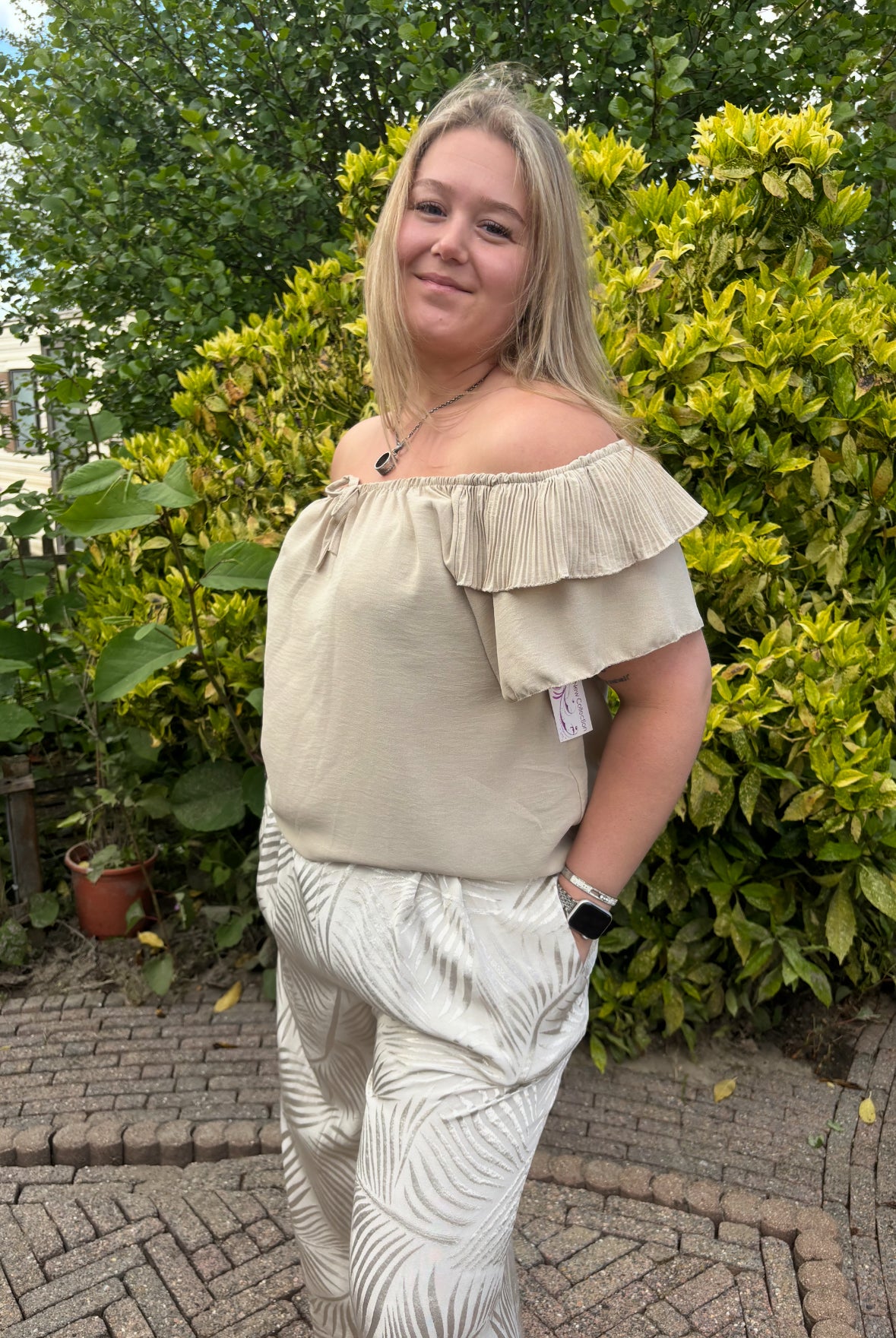 Beige palm pantalon van Wiya