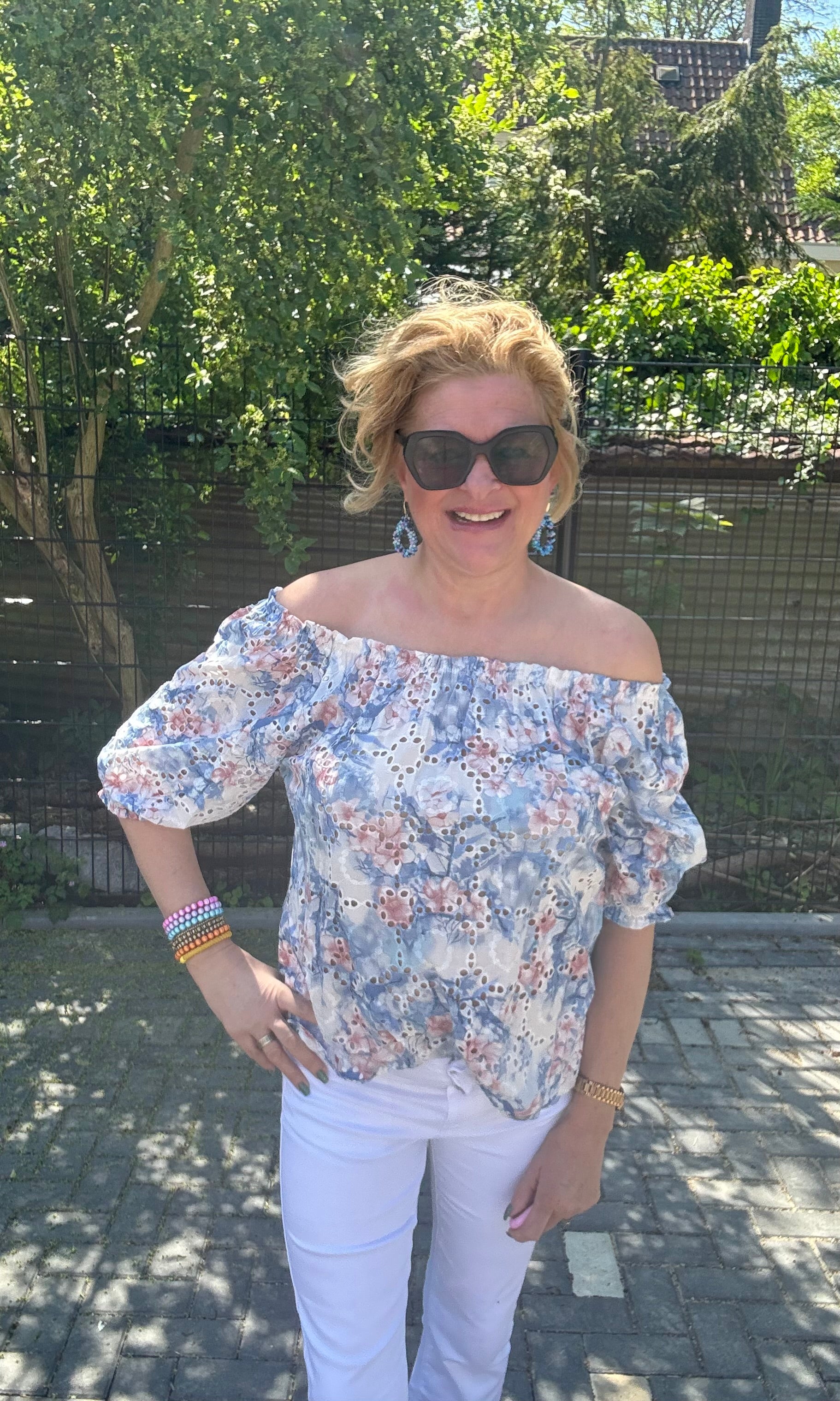 Top Broderie blauw