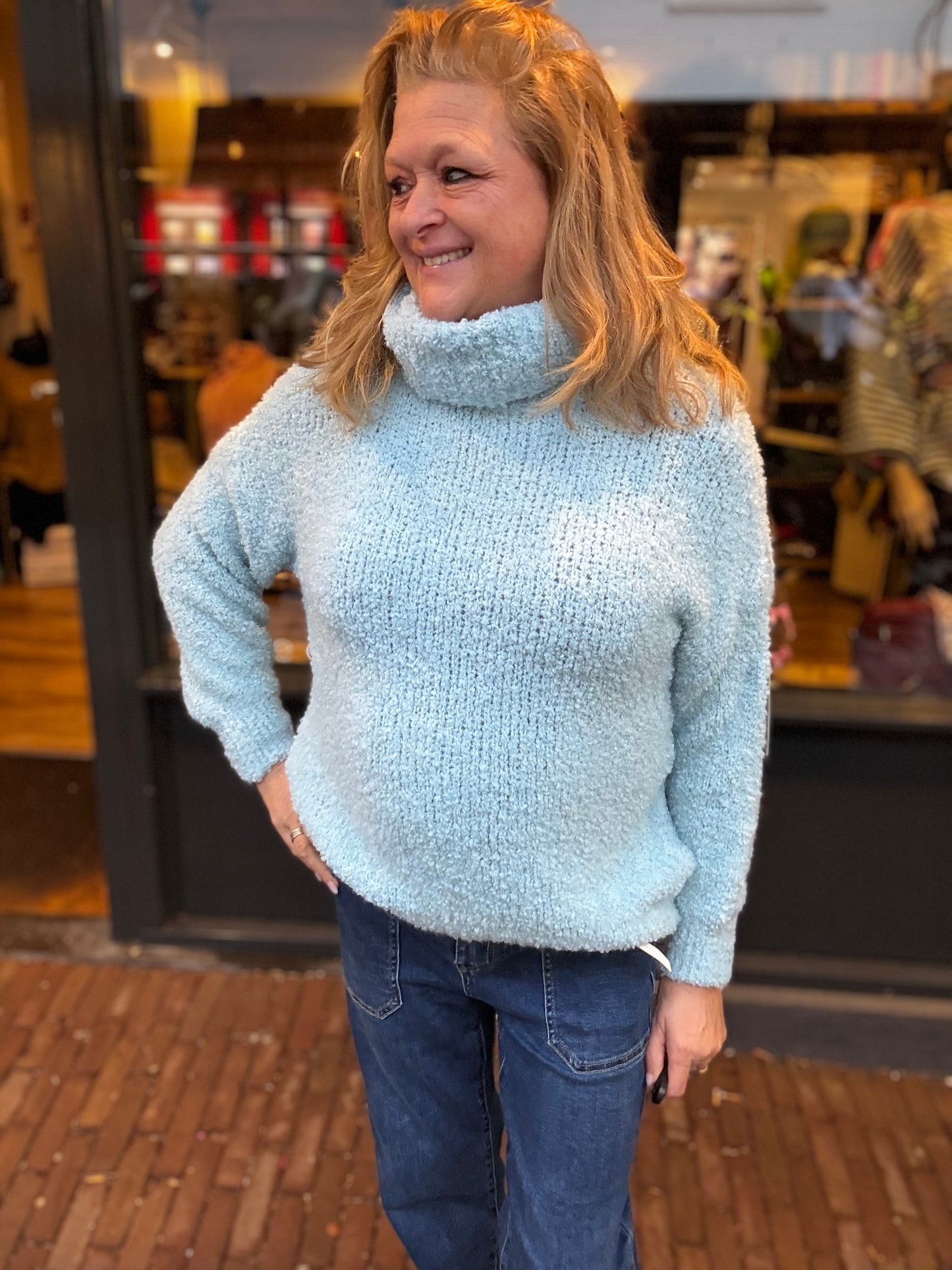 Bouclé Trui met col Lichtblauw