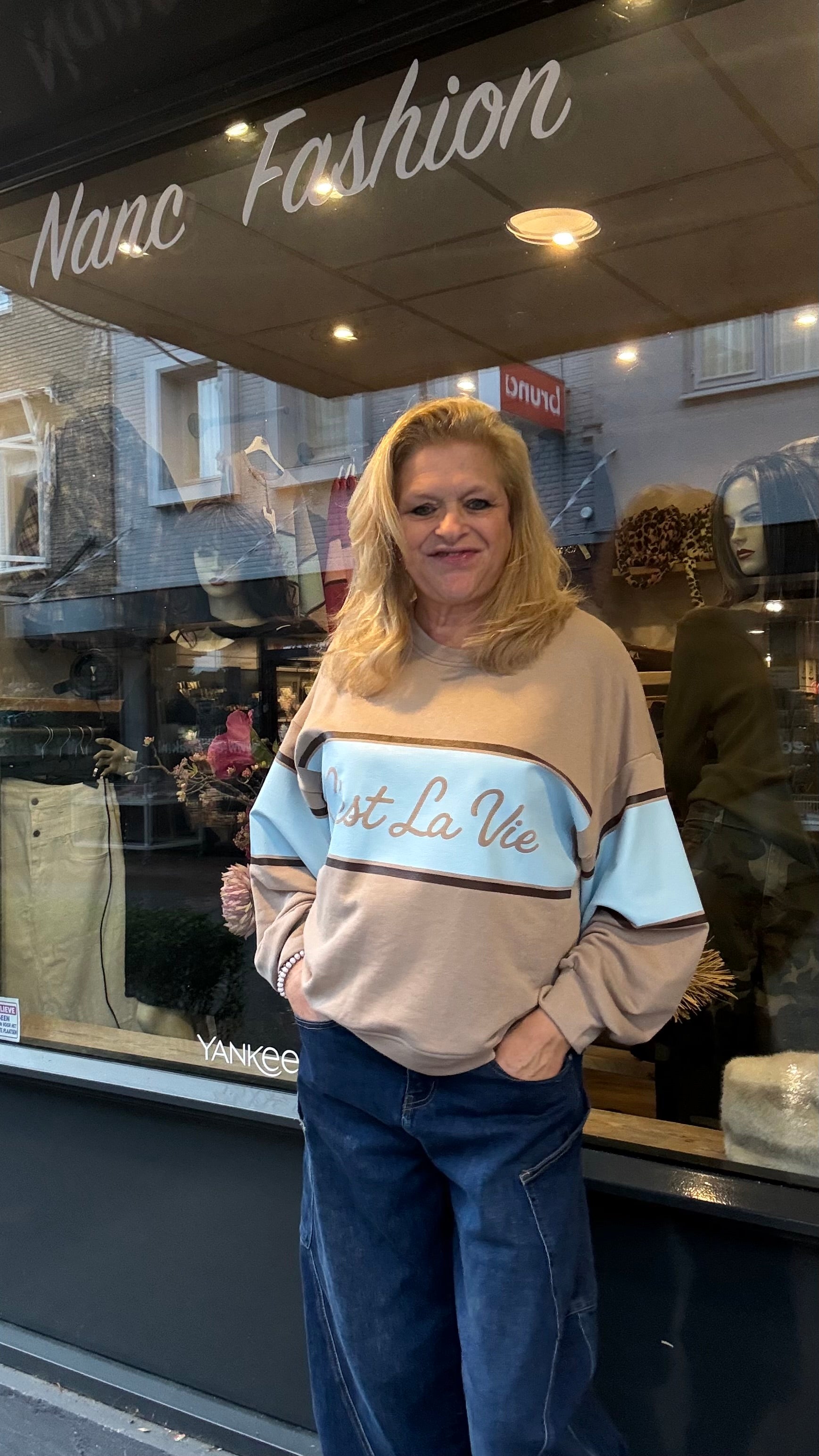 Sweater C’est La Vie Beige/Blauw