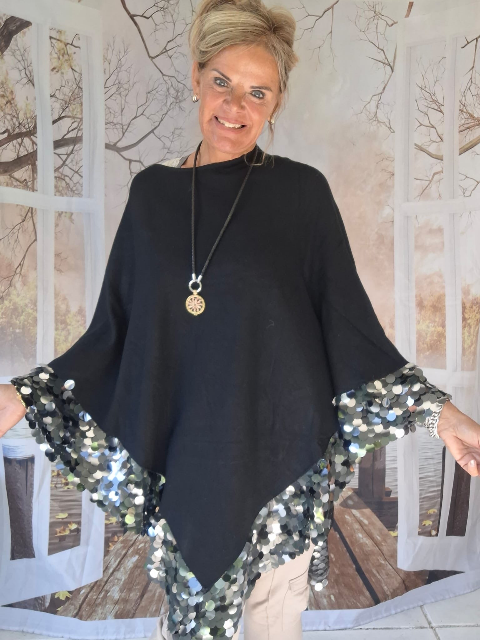 Poncho Nancy zwart - Nancfashion