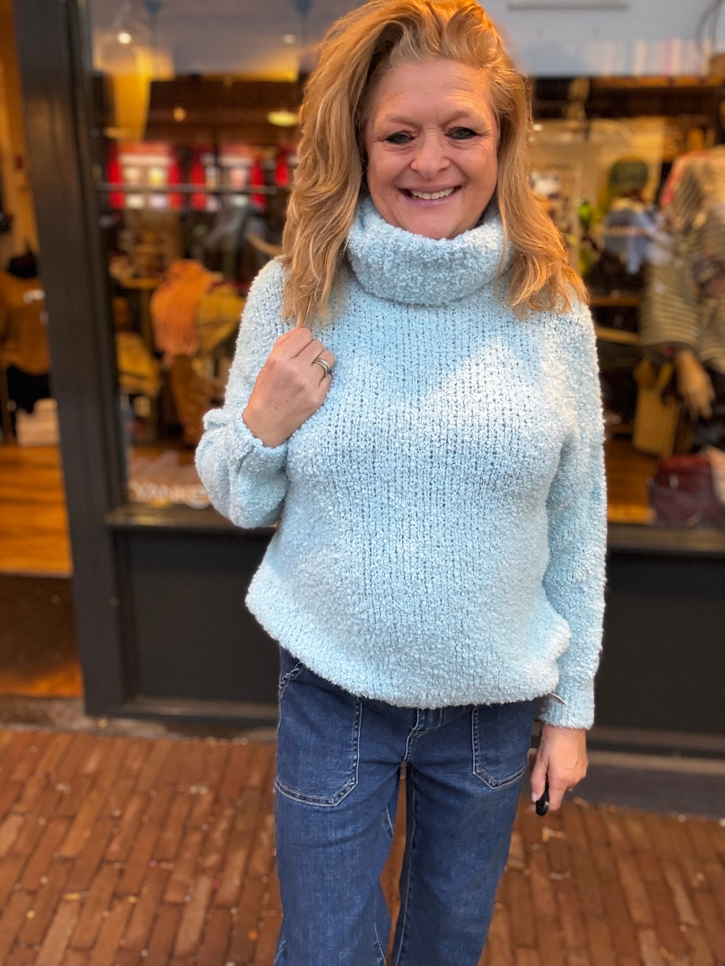 Bouclé Trui met col Lichtblauw