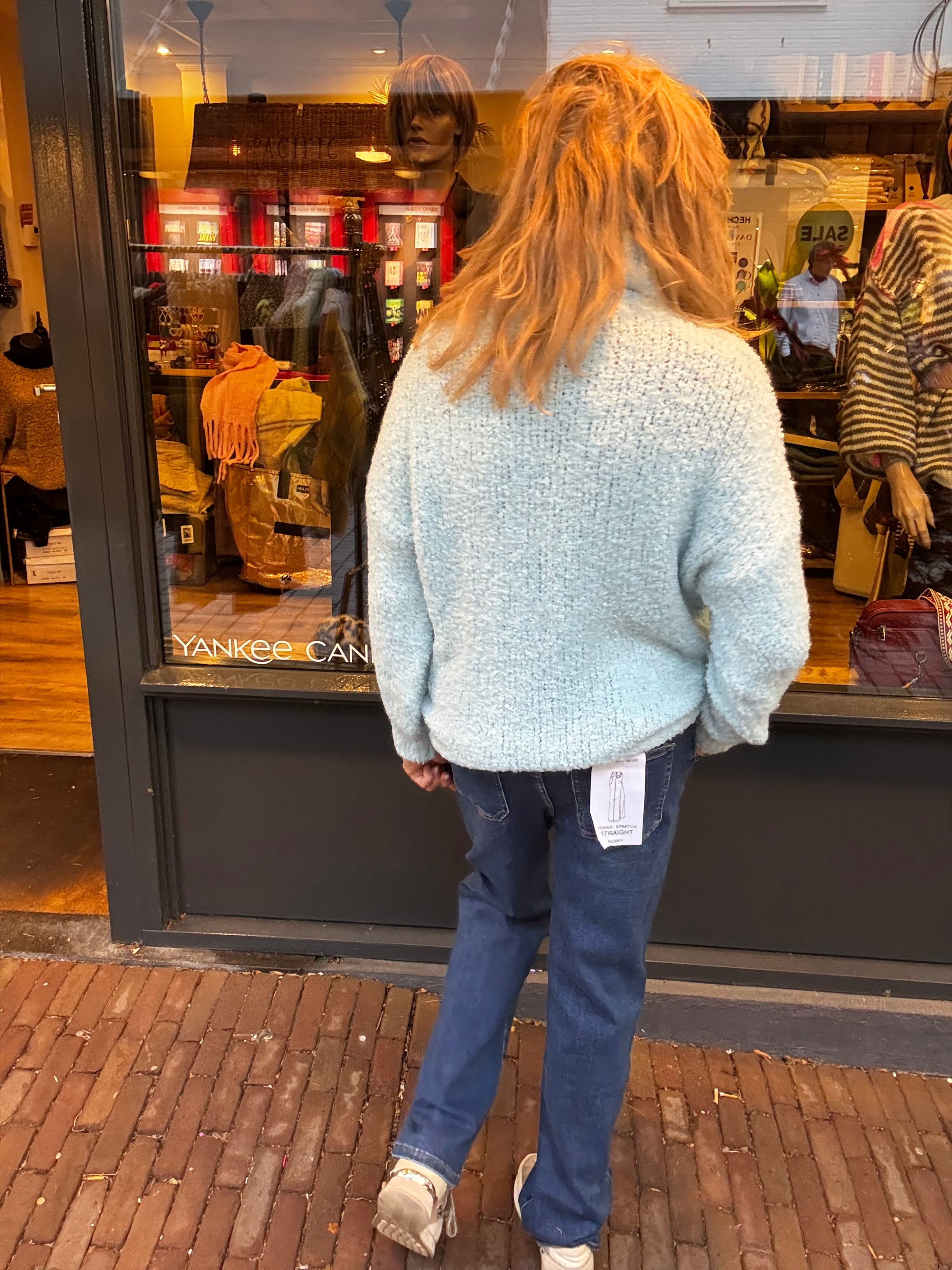 Bouclé Trui met col Lichtblauw