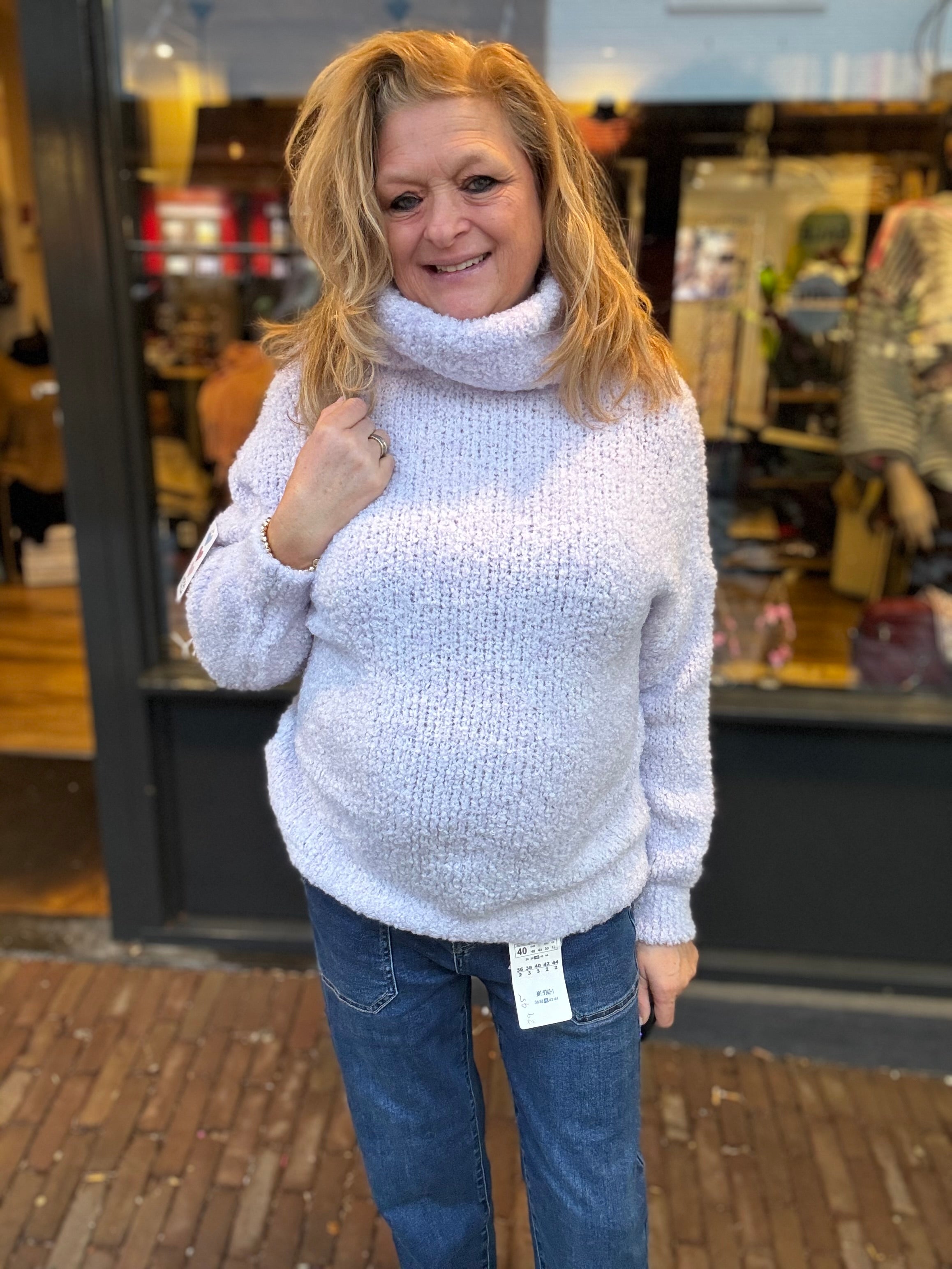 Bouclé Trui met Col Lila