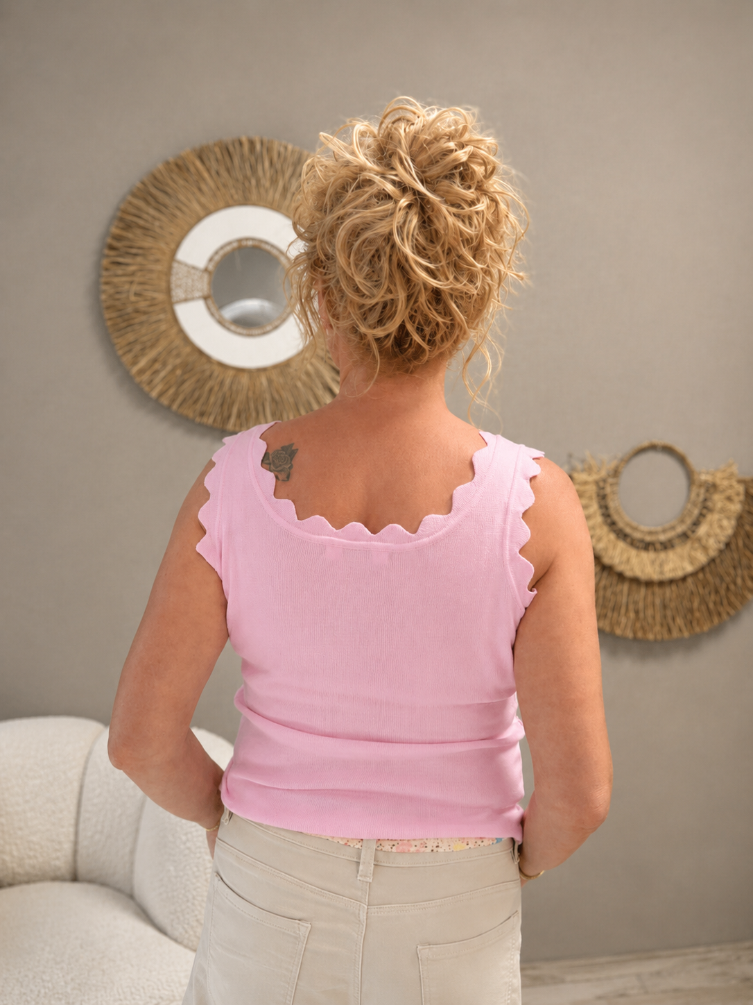 By Clara Top met Goudkleurige Studs Roze