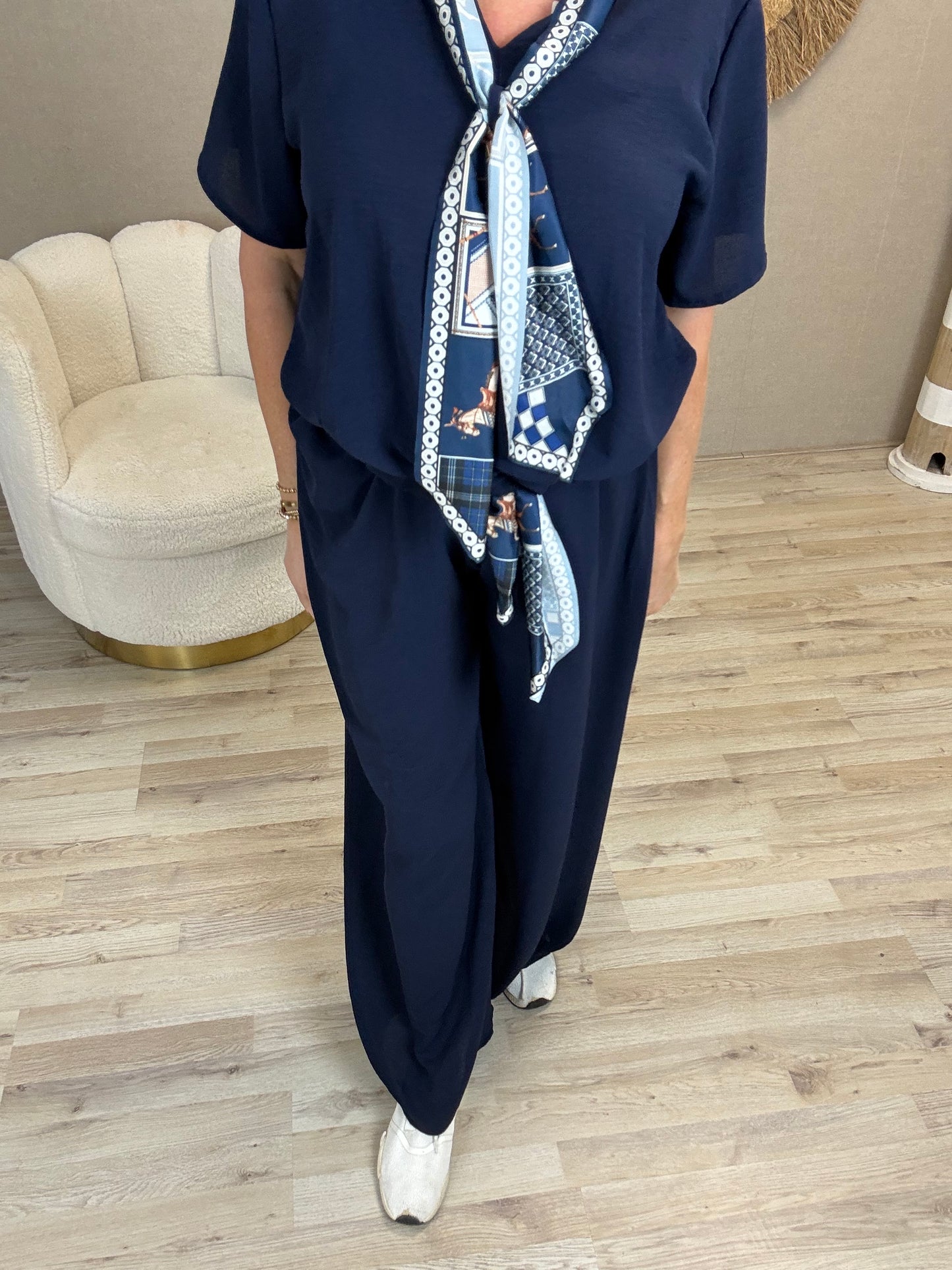 Tweedelig pak met sjaaltje Donkerblauw