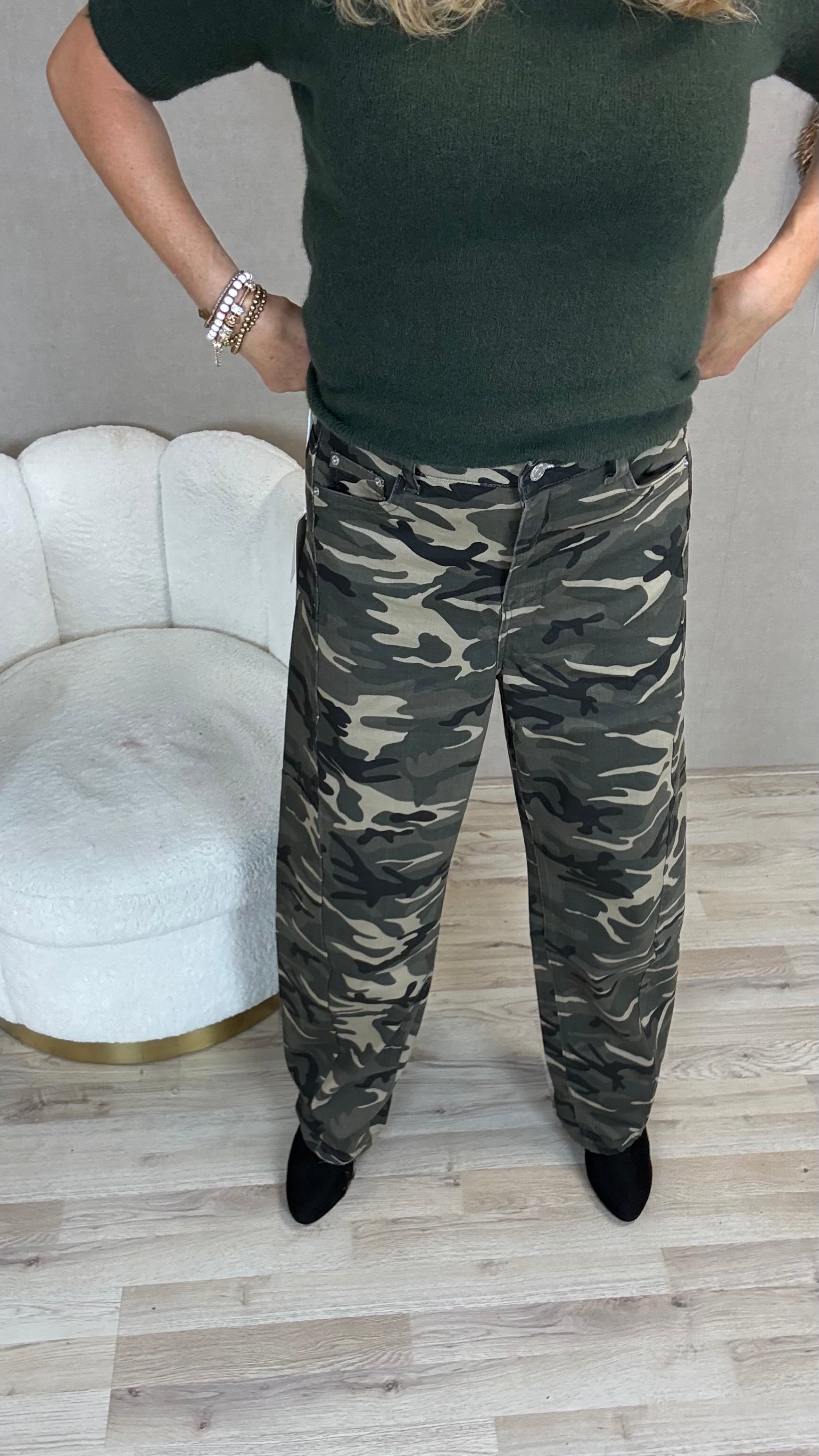 CAMOUFLAGE PRINT BALLOON JEANS VAN TOXIK L21631