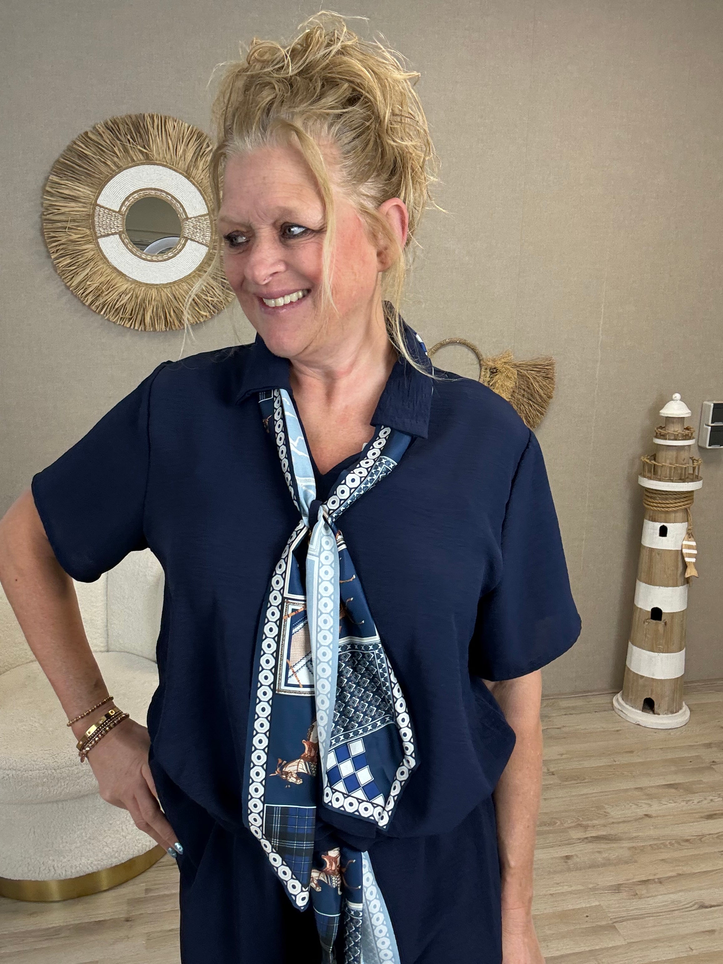 Tweedelig pak met sjaaltje Donkerblauw