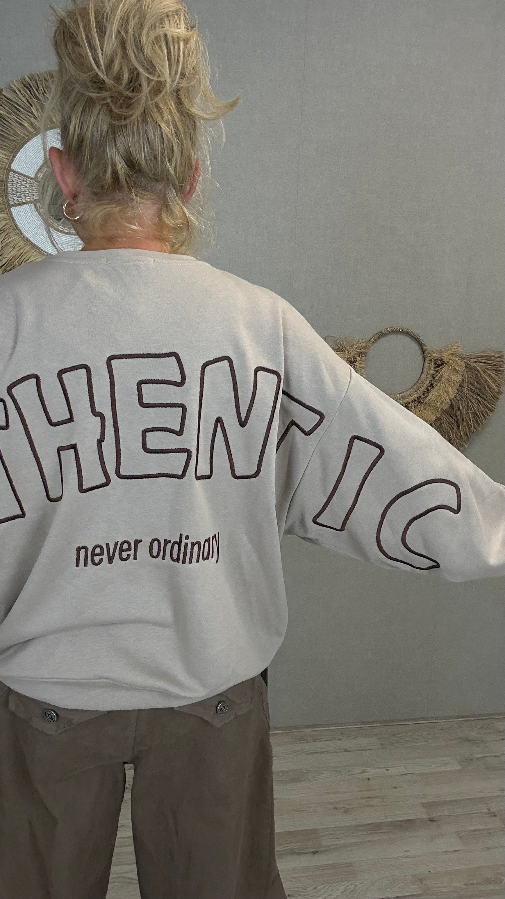 Mooij Sweater Never Ordinary