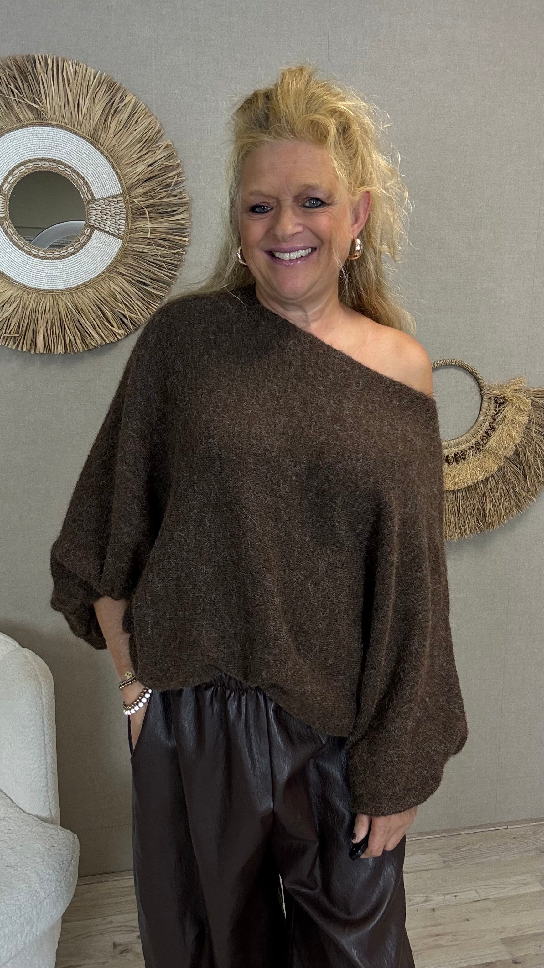 Oversized trui Jessy met ballonmouwen Bruin