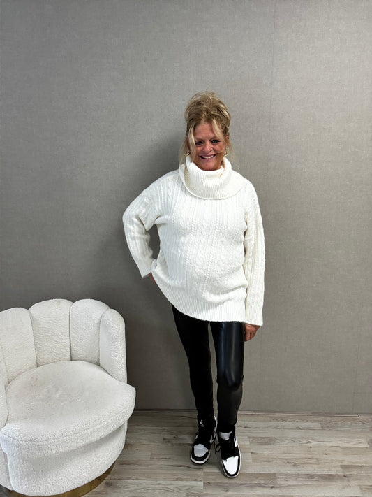 Coltrui Romy – Oversized Trui met Ruime Col Offwhite