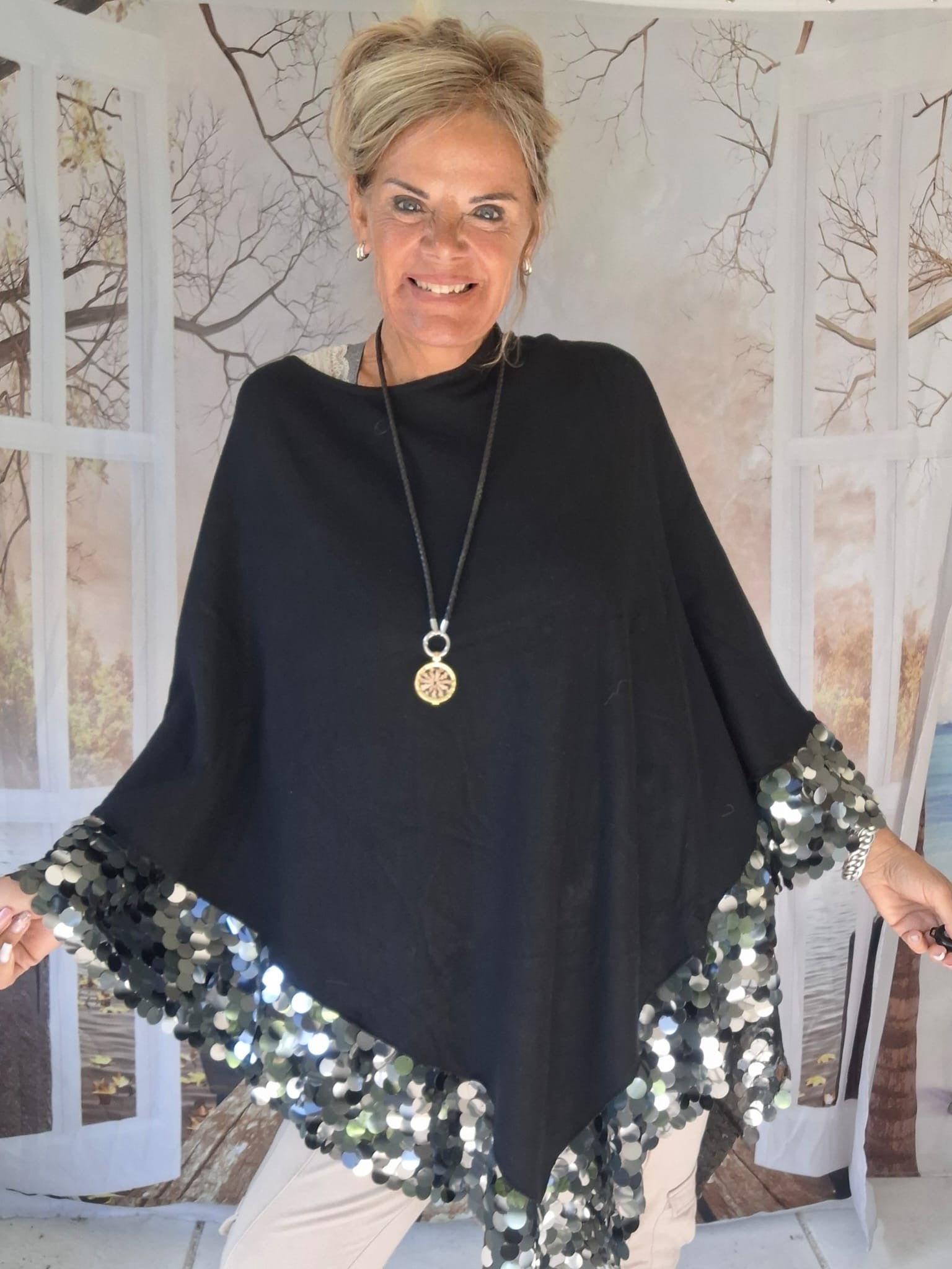 Poncho Nancy zwart - Nancfashion