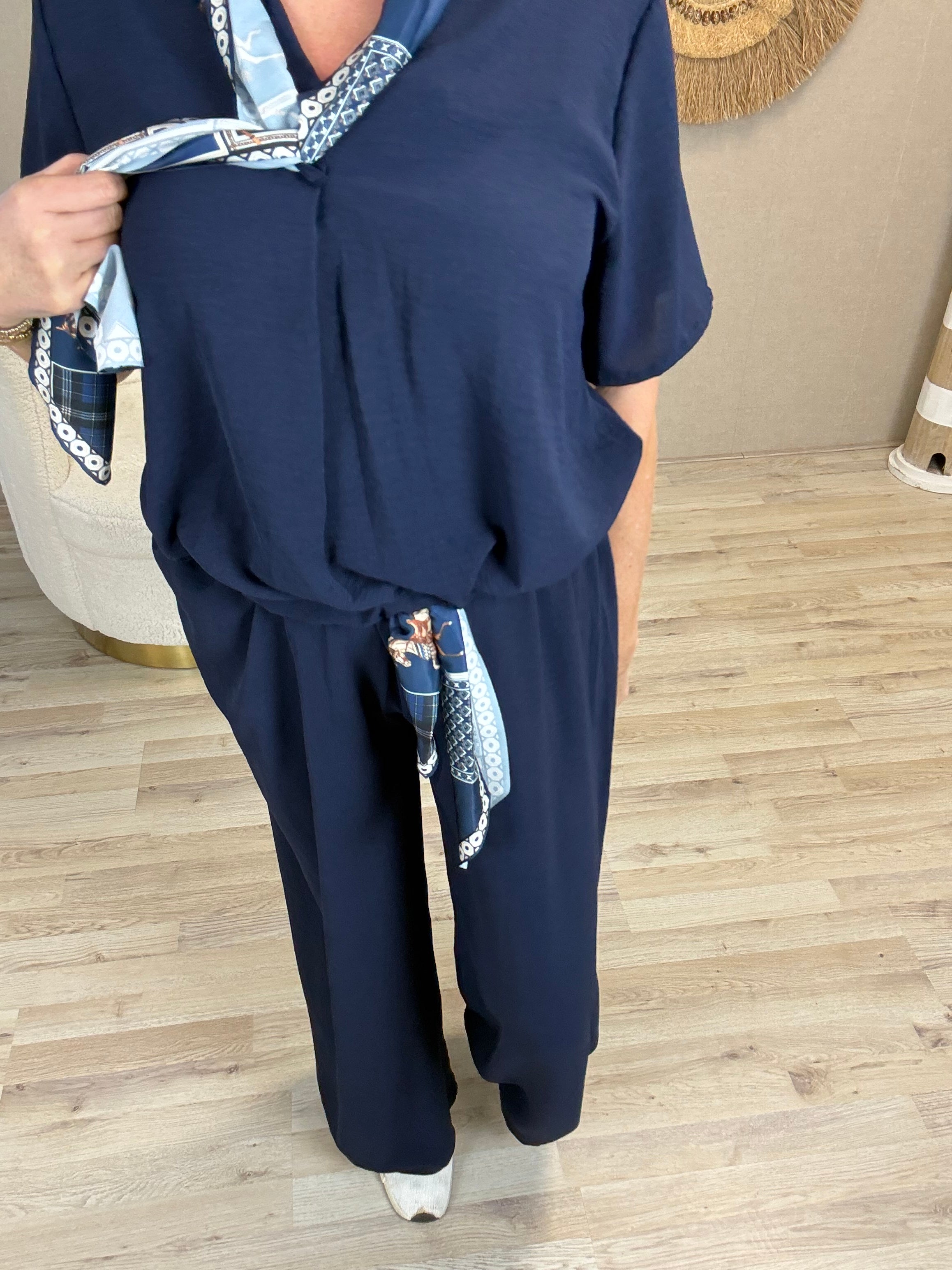 Tweedelig pak met sjaaltje Donkerblauw