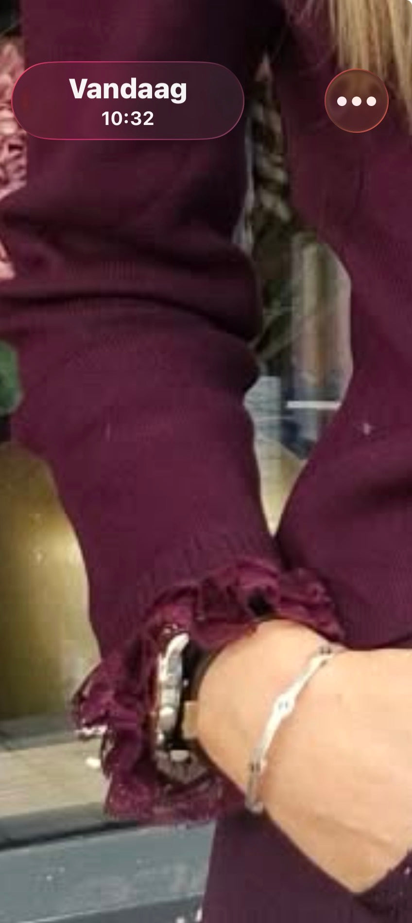 Top Nikkie met kanten mouwtjes Bordeaux