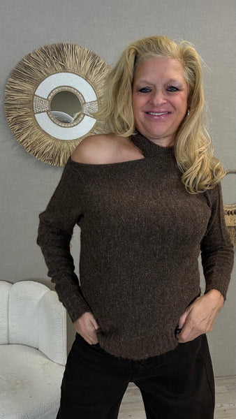 Truitje Lisa met open schouder