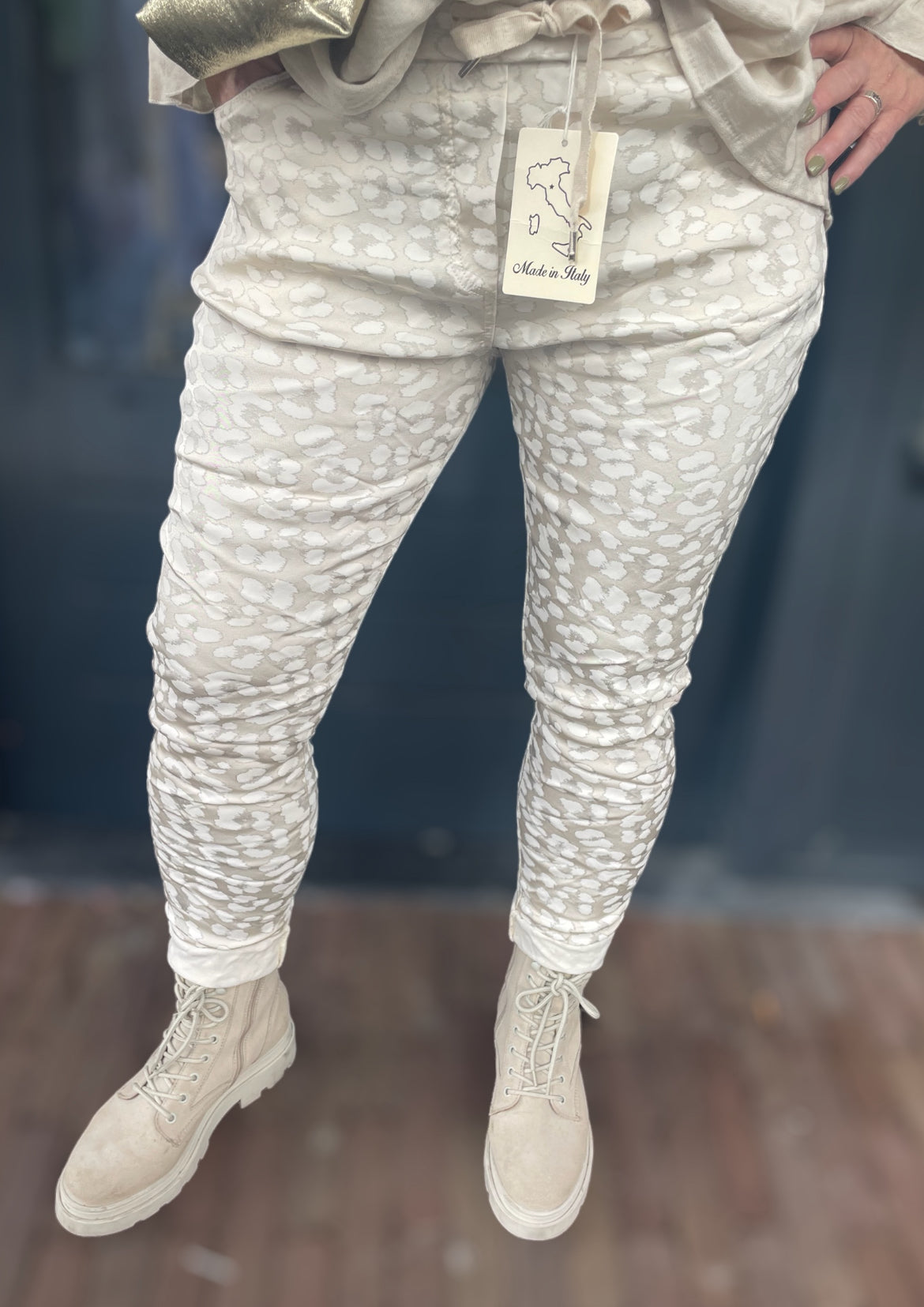 Stretch broek met print beige