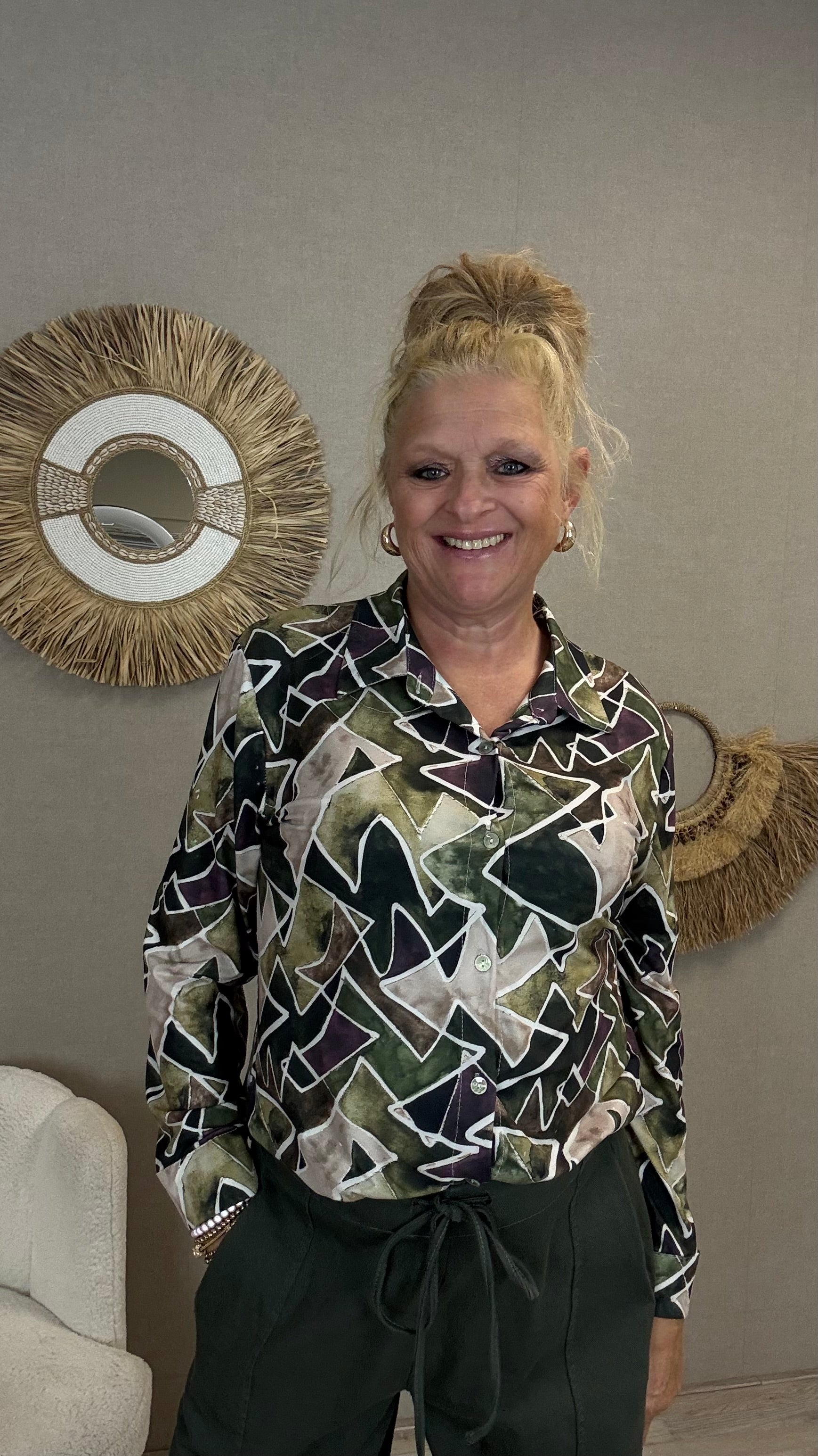 Azuri Blouse met Grafische Print