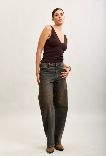 TOXIK3 STRETCH DENIM BALLONJEANS MET VOLLEDIGE STRASSSTEENTJES