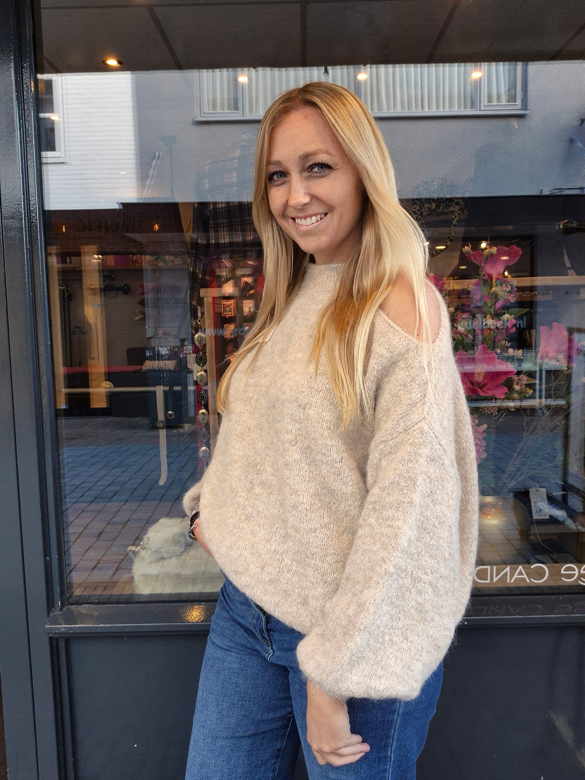 Open-shoulder trui Nikkie beige - Nancfashion