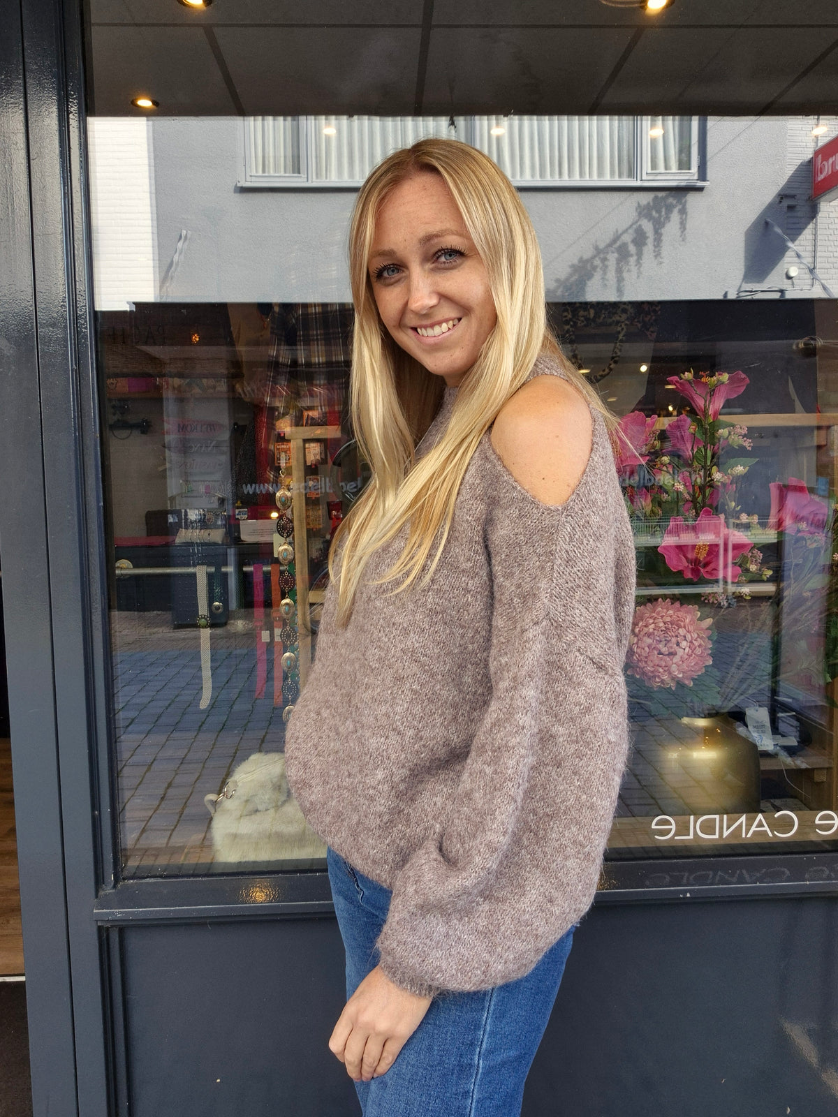 Open-shoulder trui Nikkie - Nancfashion