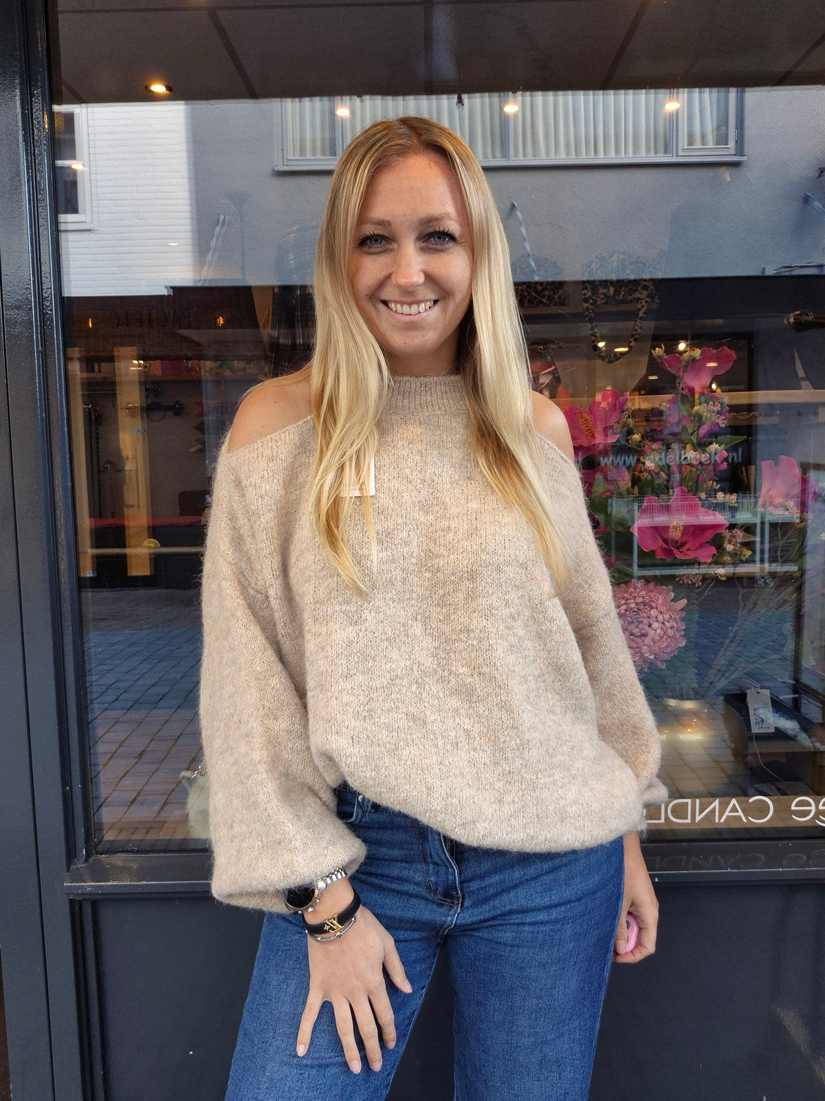 Open-shoulder trui Nikkie beige - Nancfashion