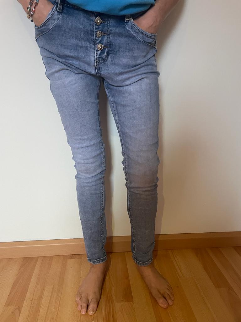 Jewelly jeans met zilveren knopen - Nancfashion
